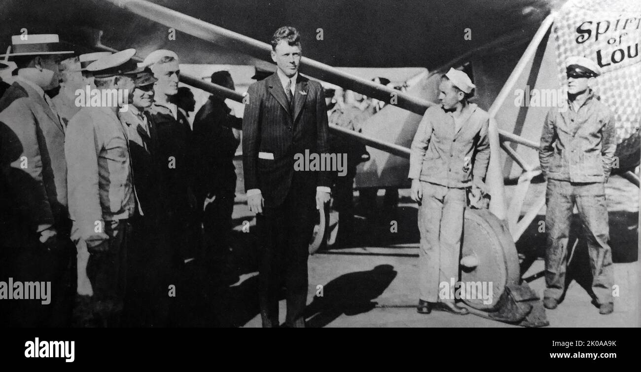 Charles Augustus Lindbergh (4 février 1902 - 26 août 1974) était un aviateur, officier militaire, auteur, inventeur et activiste américain. À l'âge de 25 ans, il est passé de l'obscurité en tant que pilote de la messagerie aérienne américaine à la renommée mondiale instantanée en remportant le prix Orteig pour avoir effectué le premier vol sans escale de la ville de New York à Paris sur 20-21 mai 1927 Banque D'Images