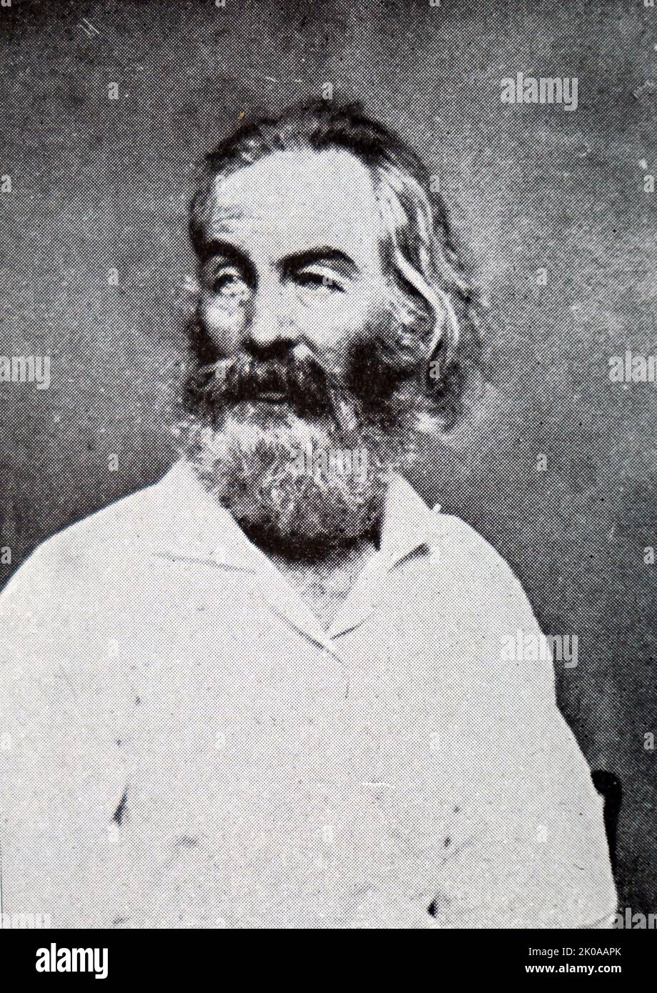 Walter Whitman (1819 - 1892) poète, essayiste et journaliste américain. Humaniste, il faisait partie de la transition entre transcendantalisme et réalisme, intégrant les deux points de vue dans ses œuvres. Whitman est l'un des poètes les plus influents du canon américain, souvent appelé le père du verset libre Banque D'Images