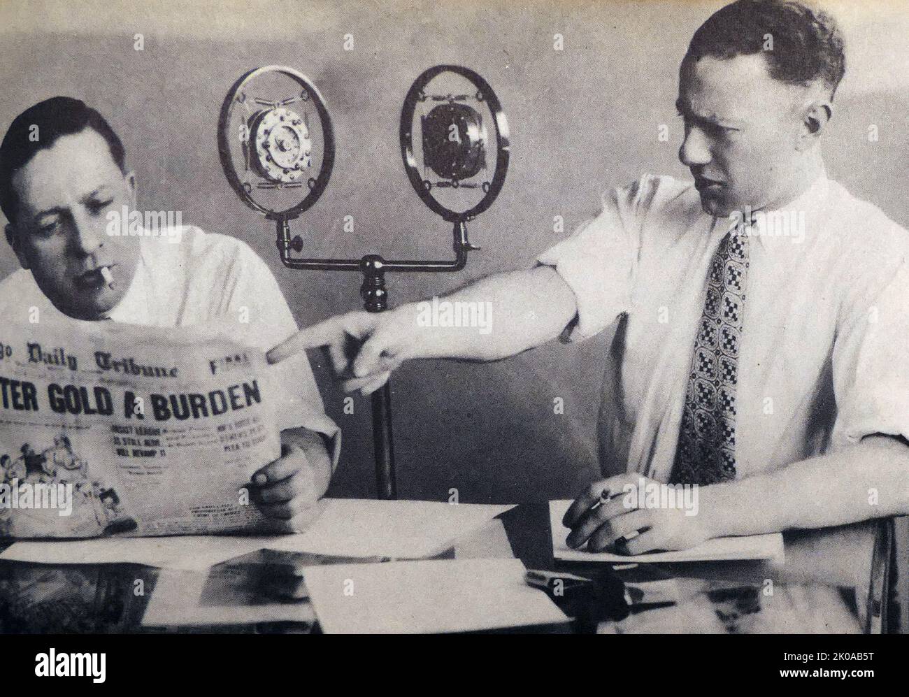 Freeman Gosden et Charles Correll, plus connus pour leur travail pour la série radio Amos 'n' Andy. Freeman Fisher 'Gozzie' Gosden (5 mai 1899 - 10 décembre 1982) était un comédien radiophonique américain, acteur et pionnier dans le développement de la forme de la comédie de situation. Charles James Correll (2 février 1890 - 26 septembre 1972) était un comédien, acteur et écrivain américain. Correll a exprimé le personnage principal Andy Brown, ainsi que divers caractères de moindre importance Banque D'Images