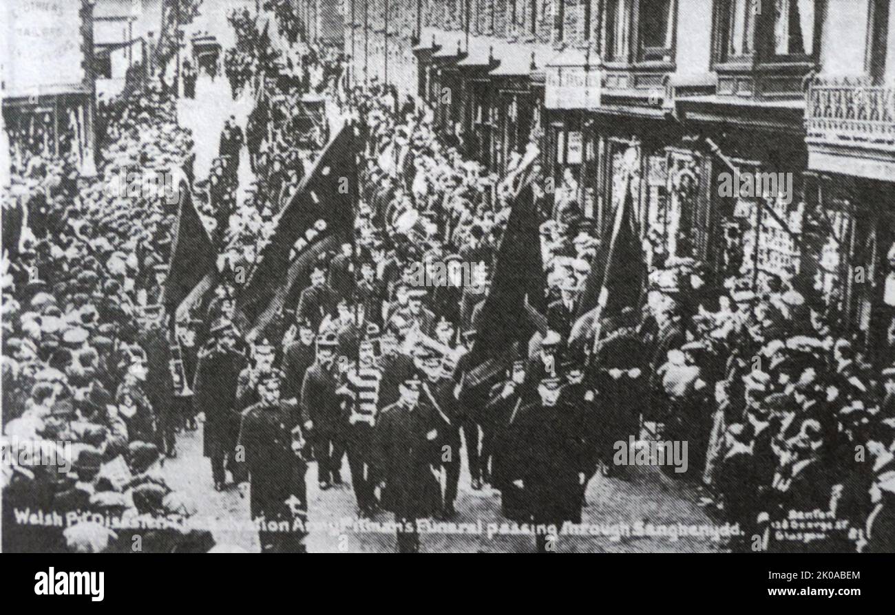 Senghenydd procession funéraire au pays de Galles. Photographie en noir et blanc Banque D'Images