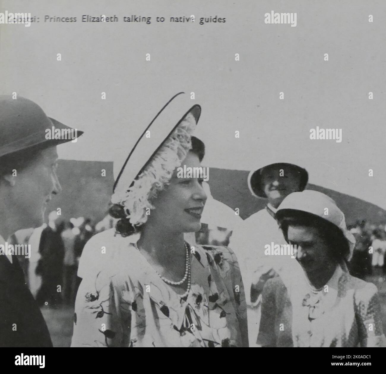 La princesse Elizabeth, (plus tard la reine Elizabeth II), d'Angleterre, avec la princesse Margaret, lors de sa tournée en Afrique du Sud, en 1947 Banque D'Images