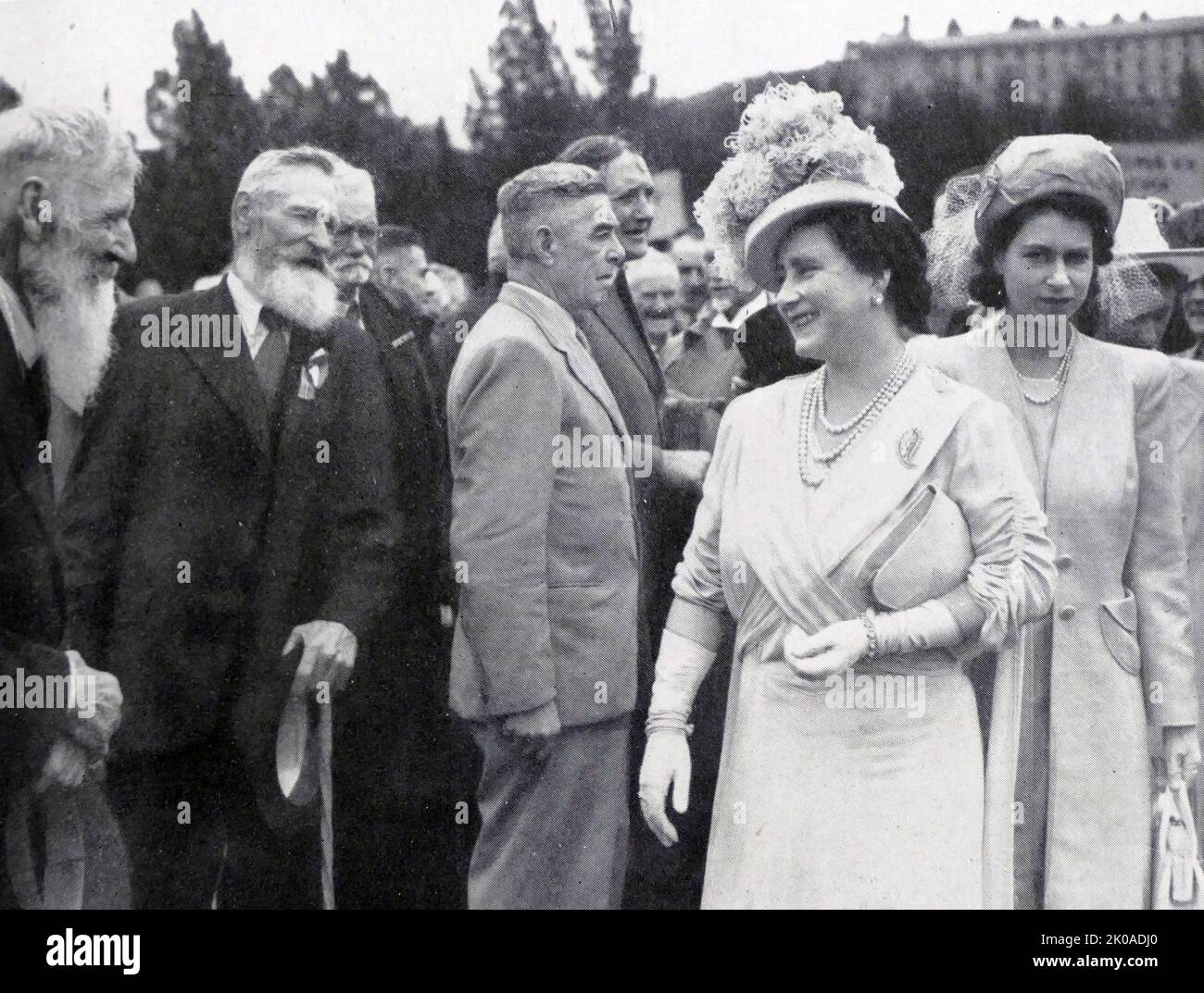La reine Elizabeth d'Angleterre avec la princesse Elizabeth en Afrique du Sud, 1947 rencontre des outstryders, anciens combattants qui ont combattu pour les républiques Boers, pendant la guerre Anglo-Boer de 1899-1902 Banque D'Images