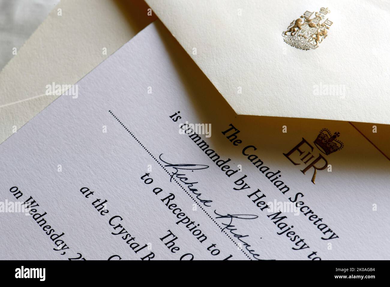 La reine Elizabeth Royal invitation à une réception tenue à l'hôtel Palliser, Calgary (Alberta), sur 27 juin 1990 Banque D'Images