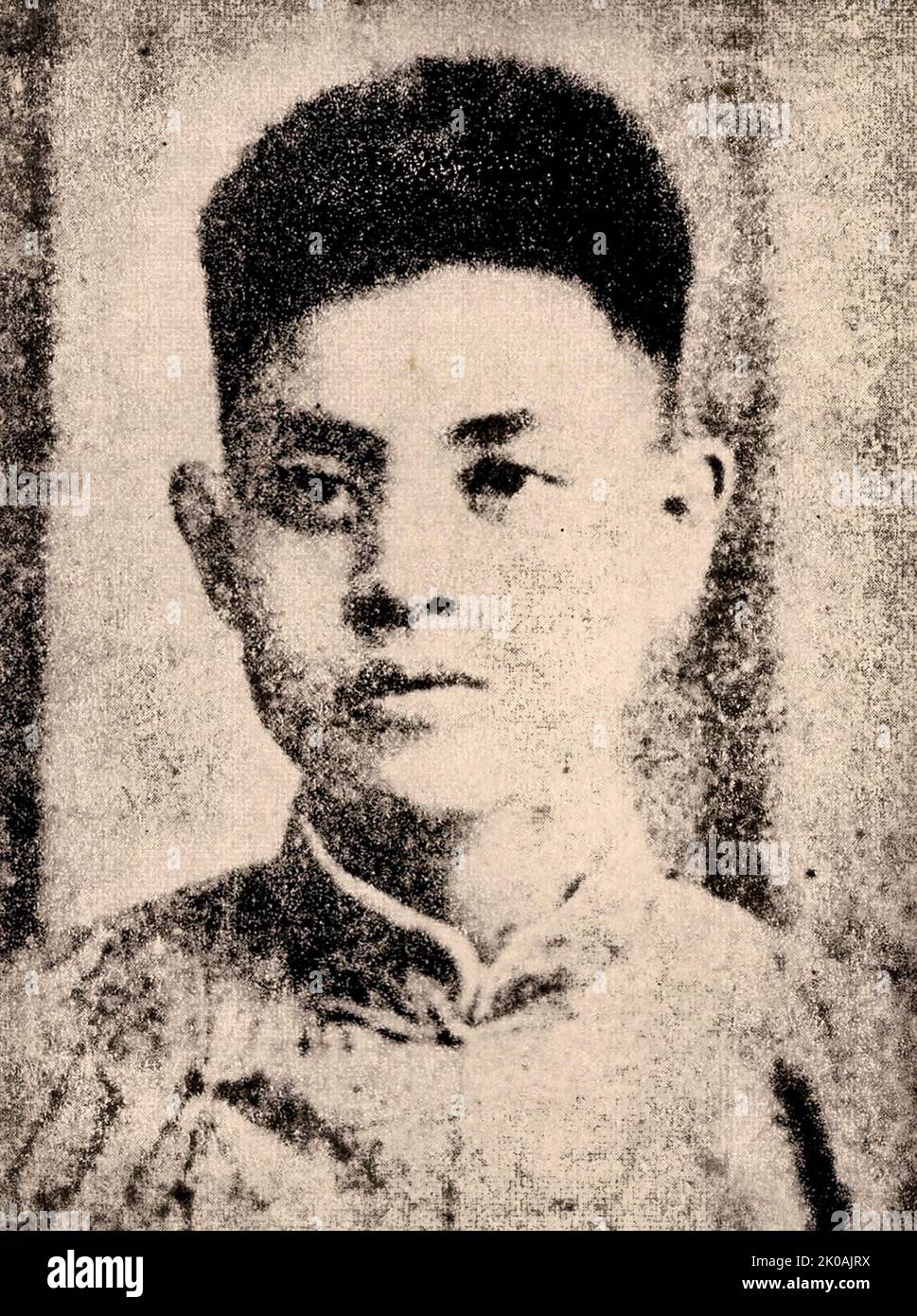 Liu Hua (1899-1925), de Biyi, dans la province du Sichuan, membre du Parti communiste chinois (PCC), était l'un des principaux dirigeants du mouvement du trentième mai. Le trentième mouvement du mois de mai était un mouvement ouvrier et patriotique majeur contre les puissances impérialistes dirigées par le Parti communiste chinois. Il était à l'origine un apprenti de l'usine d'impression de la Zhonghua Book Company. Zhonghua Book Company sont des maisons d'édition chinoises qui se concentrent sur les humanités, en particulier les œuvres chinoises classiques. Liu a été étudiant en études de travail à l'Université de Shanghai à partir de novembre 1923, il a ensuite été envoyé au travail à t Banque D'Images