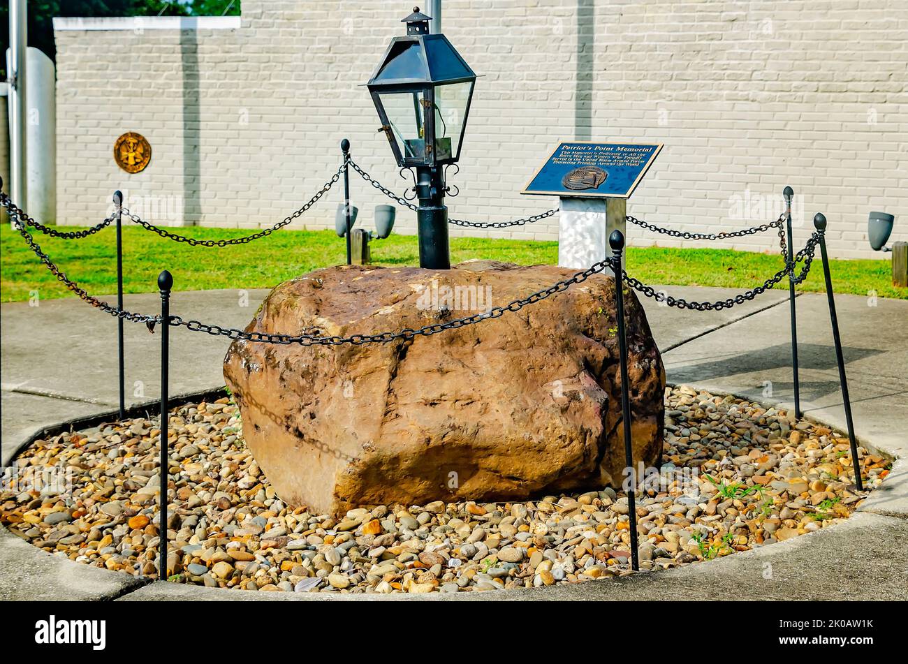 Le monument commémoratif de Patriots point est en photo, le 8 septembre 2022, à Daphne, en Alabama. Le mémorial est situé près de l'annexe du centre civique de Daphne. Banque D'Images