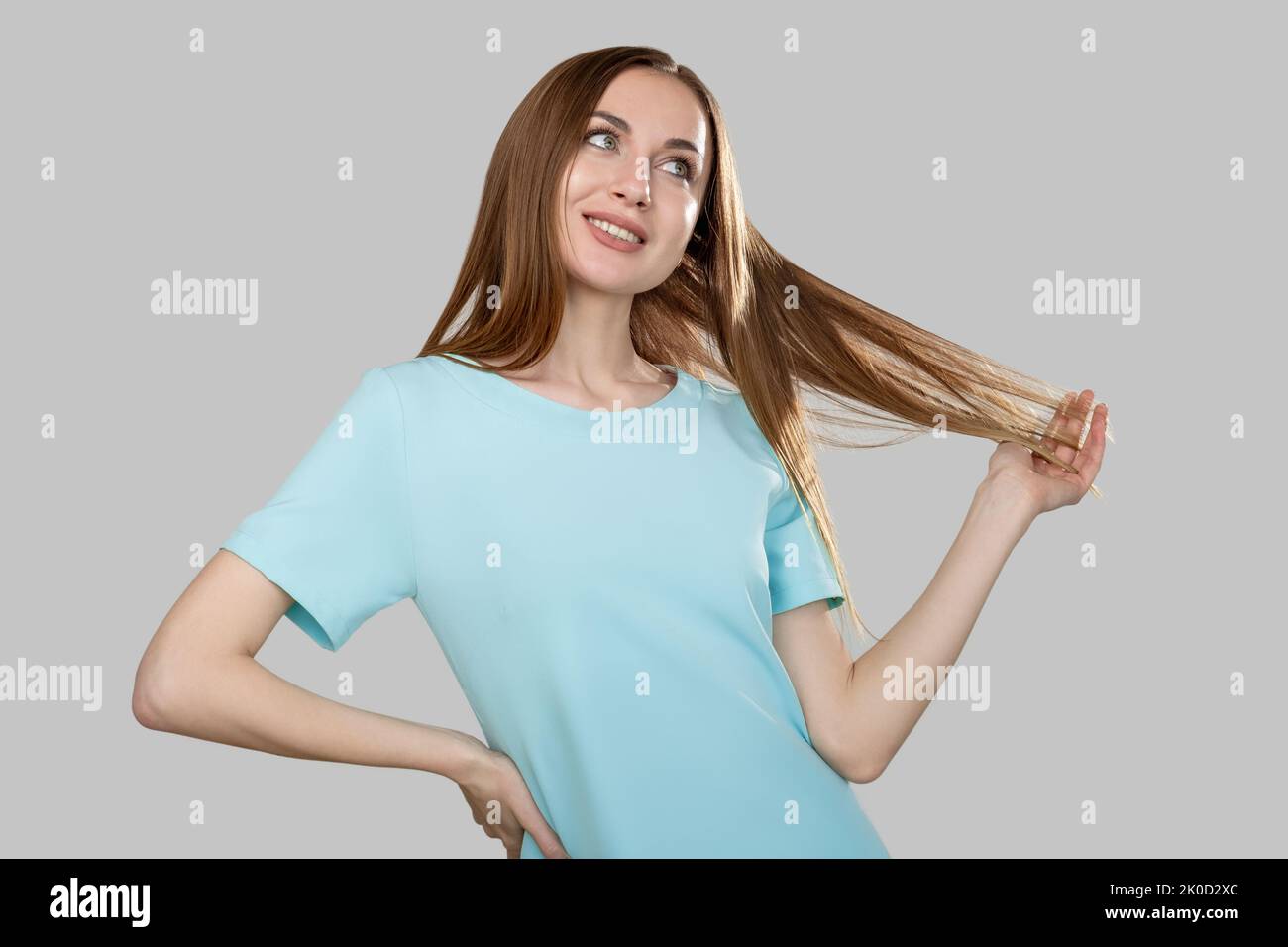 femme insouciante rêvant de rêve romantique Banque D'Images