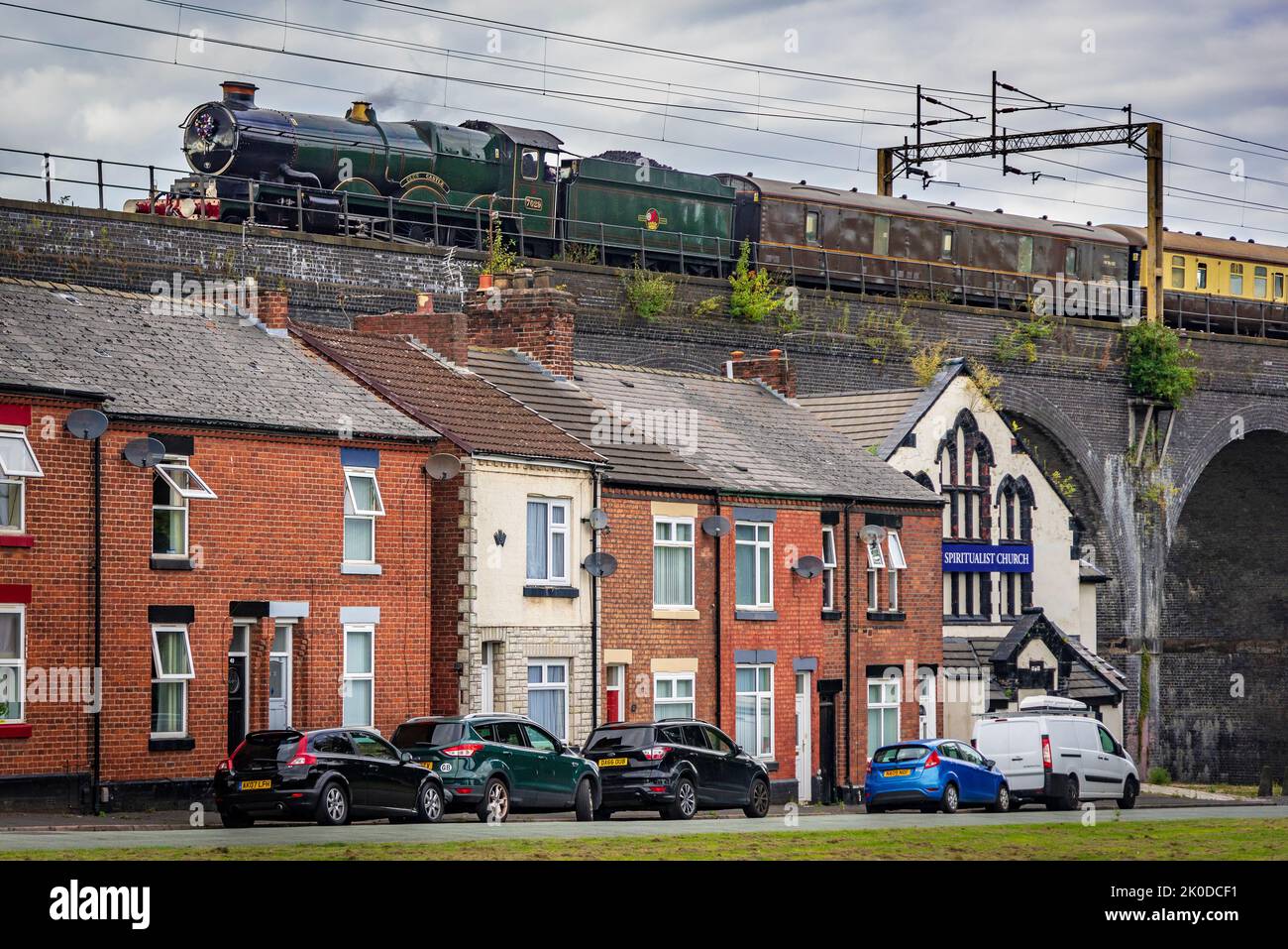 GWR 4073 locomotive à vapeur de classe 7029 Clun Castle transportant le Mersey Explorer railtour de la Tyseley Steam Trust à Brmingham à Liverpool Lime St Banque D'Images