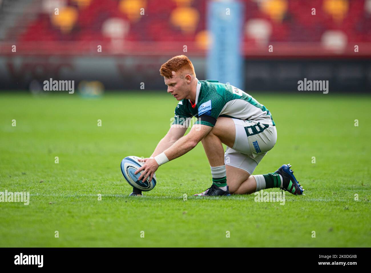 LONDRES, ROYAUME-UNI. 10th septembre 2022. Caolan Englefield de Londres Irish prend un coup de pied de conversion lors du match de rugby Gallagher Premiership Round 1 betweem London Irish and Worcester Warriors au Community Stadium le samedi 10 septembre 2022. LONDRES, ANGLETERRE. Credit: Taka G Wu/Alay Live News Banque D'Images