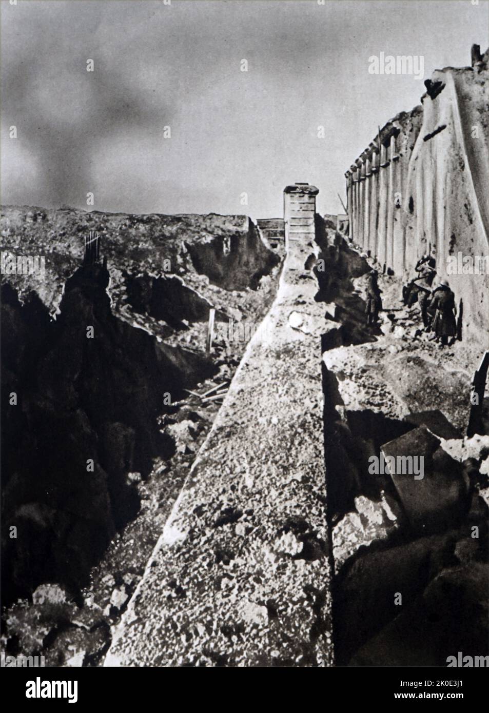 Première Guerre mondiale : du 21 au 26 février 1916, le fort Vaux, sur le front de Verdun, est bombardé de coquillages. Banque D'Images