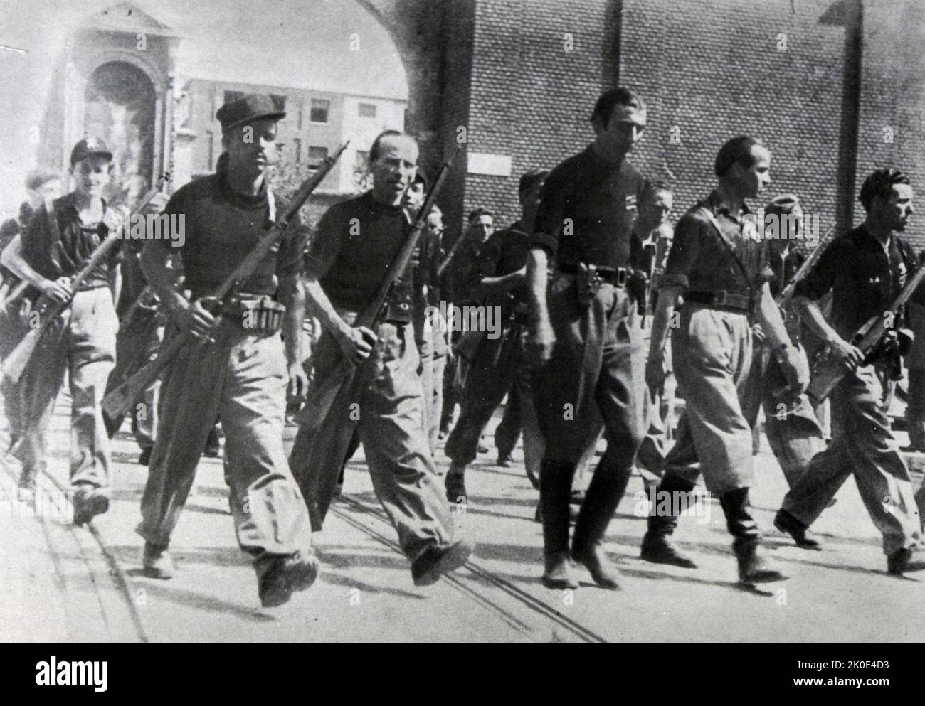 Corps auxiliaire des escadrons d'action des chemises noires, connu sous le nom de Brigades noires (Brigate Nere), un groupe paramilitaire fasciste, organisé et dirigé par le Parti fasciste républicain (Partito Fascista Repubblicano, PFR) opérant en République sociale italienne (dans le nord de l'Italie), pendant les dernières années de la Seconde Guerre mondiale, Et après la signature de l'armistice italien en 1943. Banque D'Images