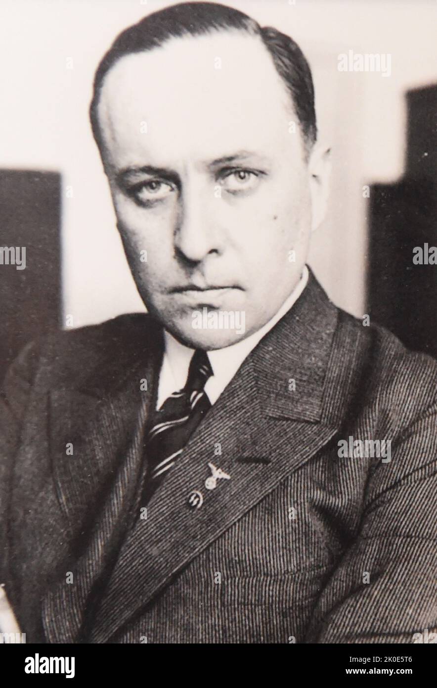 Richard Walther Darre, né Ricardo Walther Oscar Darre (14 juillet 1895 - 5 septembre 1953), était l'un des principaux idéologues nazis du « sang et du sol » (Blut und Boden) et a été ministre de l'alimentation et de l'Agriculture du Reich. En tant que dirigeant national (Reichsleiter) de la politique agricole, il était un haut fonctionnaire dans le Parti nazi et en tant que chef de groupe principal (Obergruppenfuhrer) dans le SS, il était le septième commandant en chef de cette organisation. Il a été jugé et reconnu coupable sur trois chefs d'accusation au procès des ministères. Banque D'Images