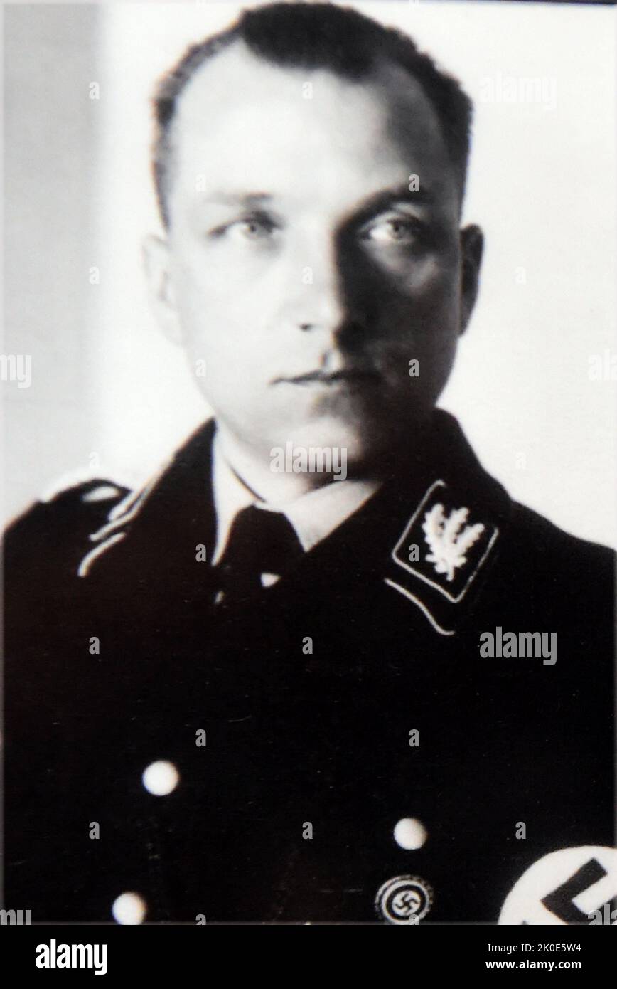 Août Heissmeyer ou Heissmeyer, (11 janvier 1897 - 16 janvier 1979), était un officier SS allemand pendant l'ère nazie. Il a commandé le bureau principal de la SS en 1935-1939. Après la Seconde Guerre mondiale, Heissmeyer a été jugé et reconnu coupable de « délinquant nazi ajor ». Banque D'Images