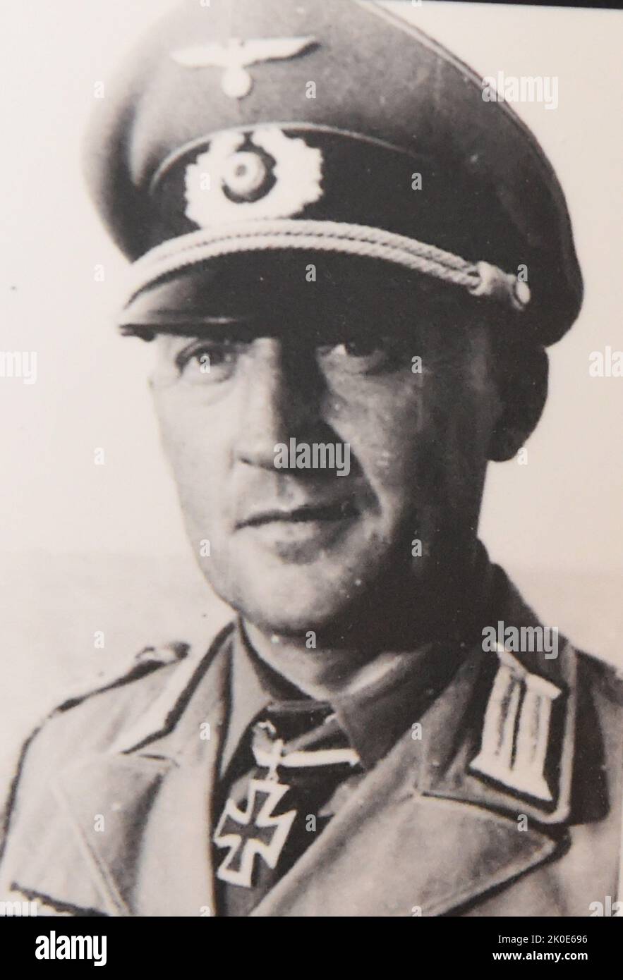 Maximilian Karl Otto von Herff (1893 - 6 septembre 1945) commandant SS allemand pendant l'ère nazie. Il a été chef du bureau principal du personnel de la SS de 1942 à 1945. Banque D'Images