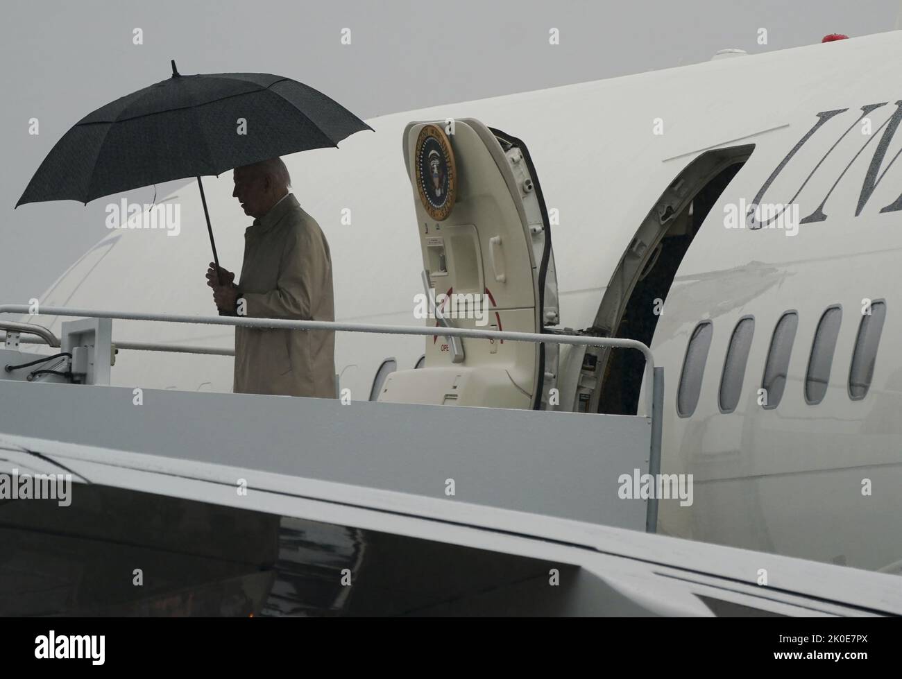 Joint base Andrews, États-Unis. 11th septembre 2022. Le président Joe Biden arrive à la joint base Andrews, où il se rendra ensuite au Pentagone pour faire des remarques en l'honneur et se souvenir des victimes de la 11 septembre à la joint base Andrews, dimanche, 11 septembre 2022. Photo de Leigh Vogel/UPI crédit: UPI/Alay Live News Banque D'Images