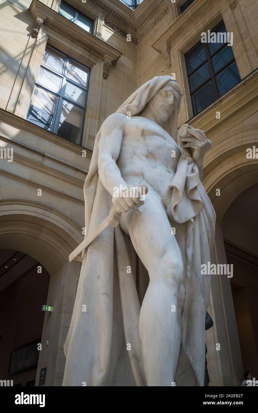 Le Cour Puget, où la sculpture française est exposée, le musée du Louvre, le musée le plus visité au monde, et un monument historique à Paris, en France. C'est TH Banque D'Images