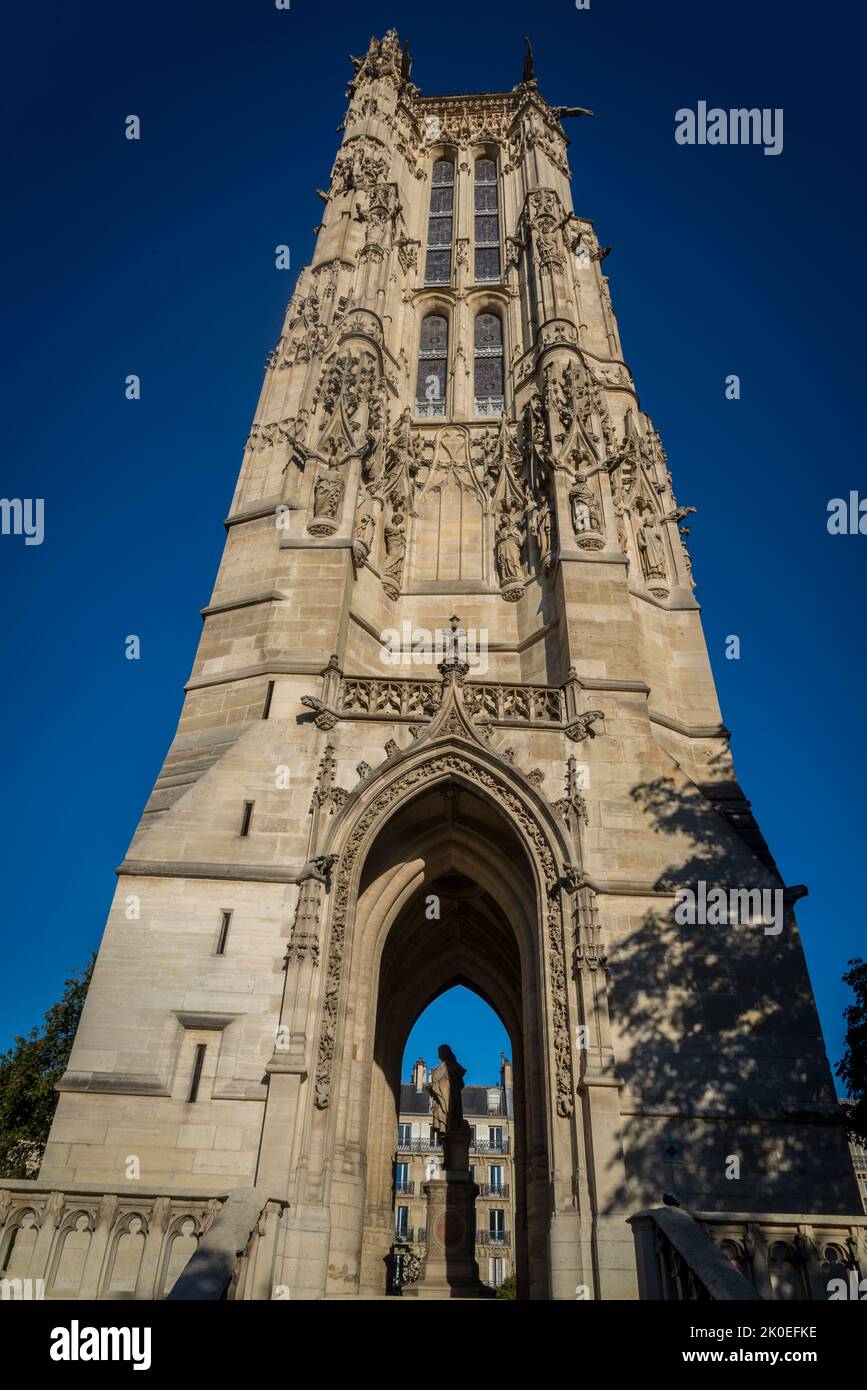 Tour Saint-Jacques, la seule partie restante d'une église datant de 16th ans détruite pendant la Révolution française, Paris, France Banque D'Images