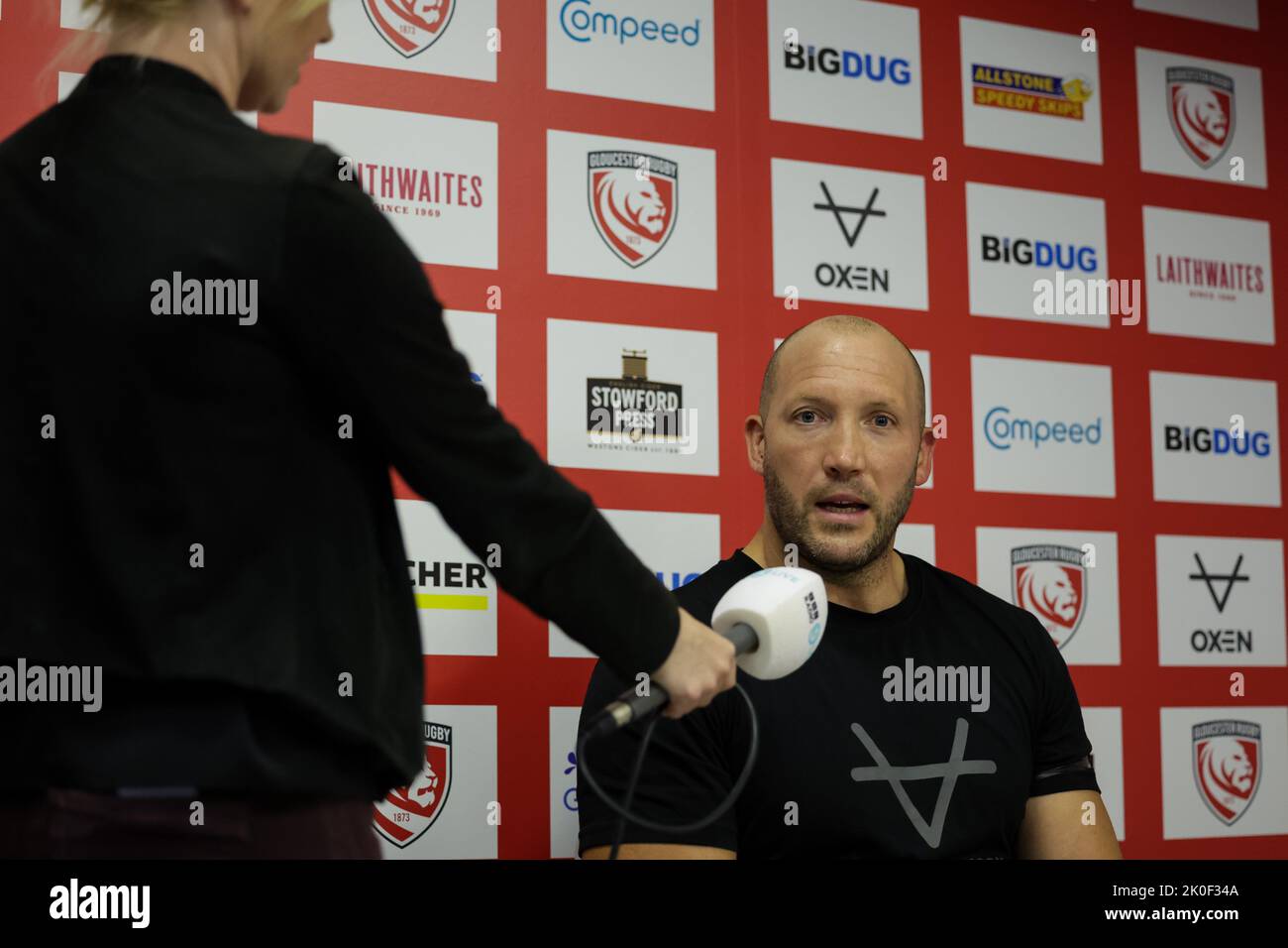 L'entraîneur en chef de rugby de Gloucester George Skivington est interviewé après le match Gallagher Premiership Gloucester Rugby vs Wasps au Kingsholm Stadium , Gloucester, Royaume-Uni, 11th septembre 2022 (photo par Nick Browning/News Images) Banque D'Images