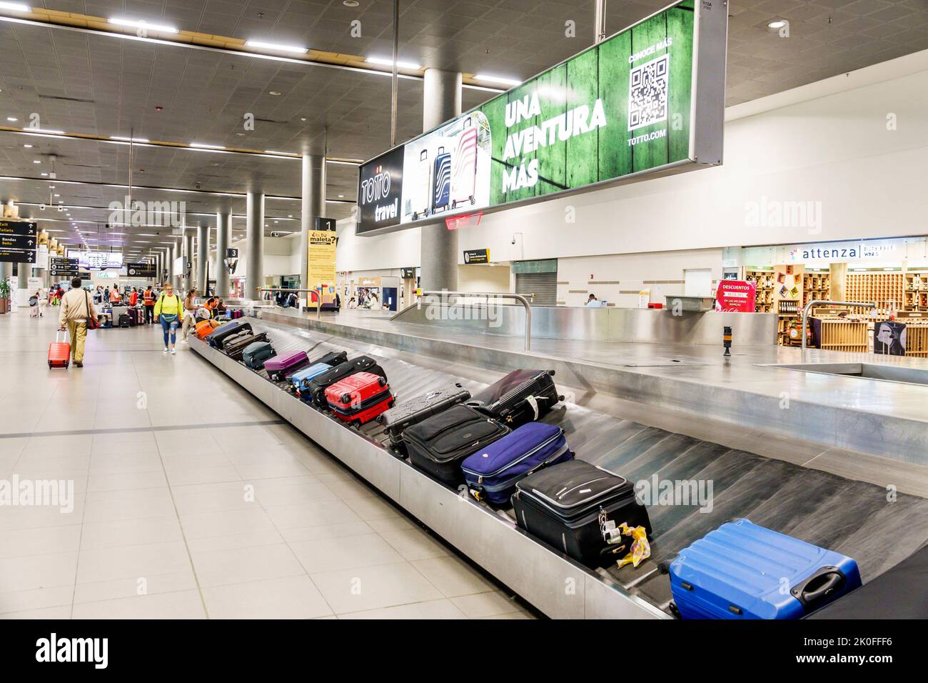 Bogota Colombie, aéroport international El Dorado Aeropuerto Internacional El Dorado terminal intérieur, zone de récupération des bagages carrousel transporter Banque D'Images