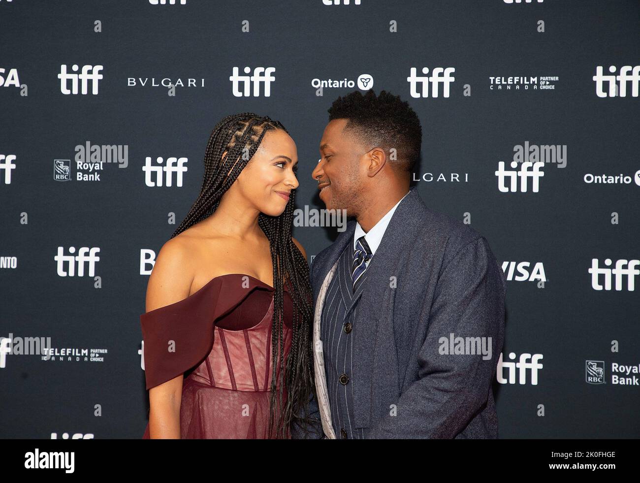 Leslie Odom Jr., Nicolette Robinson assistez à la première « l'oignon du verre : un mystère des couteaux » lors du Festival international du film de Toronto 2022 au Princess of Wales Theatre on 10 septembre 2022, à Toronto, en Ontario. Photo : PICJER/imageSPACE/MediaPunch Banque D'Images