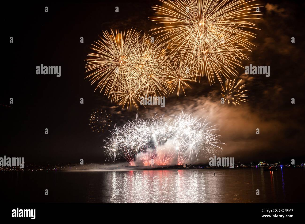 Célébration des feux d'artifice à la baie English à Vancouver, Canada Banque D'Images