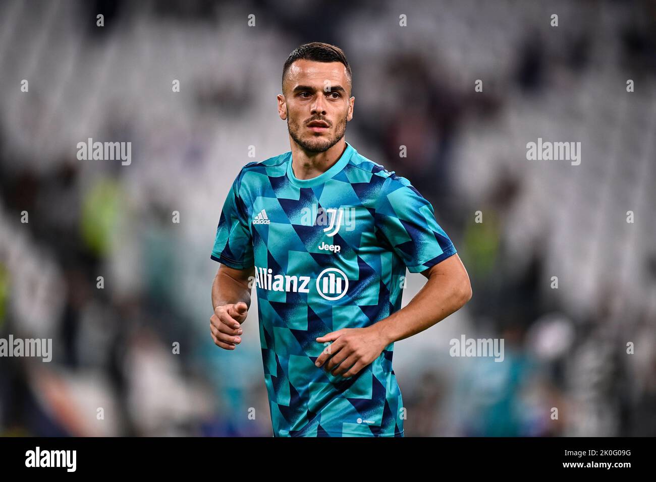 Foto Fabio Ferrari/Lapresse 11 Settembre 2022 - Torino, Italia - sport, calcio - Juventus vs Salernitana - Campionato italiano di calcio série A TIM 2022/2023 - Juventus Stadium. Nella foto:KosticSeptember 11, 2022 Turin, Italie - sport, calcio - Juventus vs Salernitana - Championnat italien de football Serie A 2022/2023 - Stade Juventus. Dans la photo: Kostic Banque D'Images