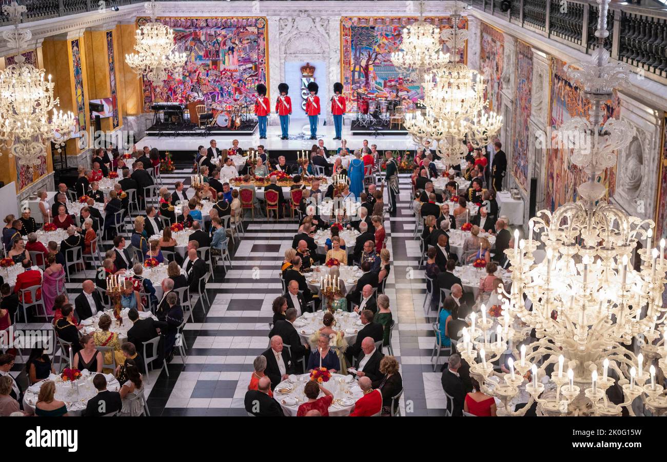 Quêtes au Palais Christiansborg de Copenhague, sur 11 septembre 2022, pour assister à un dîner de gala organisé par HM la Reine, à l'occasion du 50 ans d'anniversaire de l'accession de sa Majesté la Reine au trône photo: Albert Nieboer/pays-Bas OUT/point de vue OUT Banque D'Images