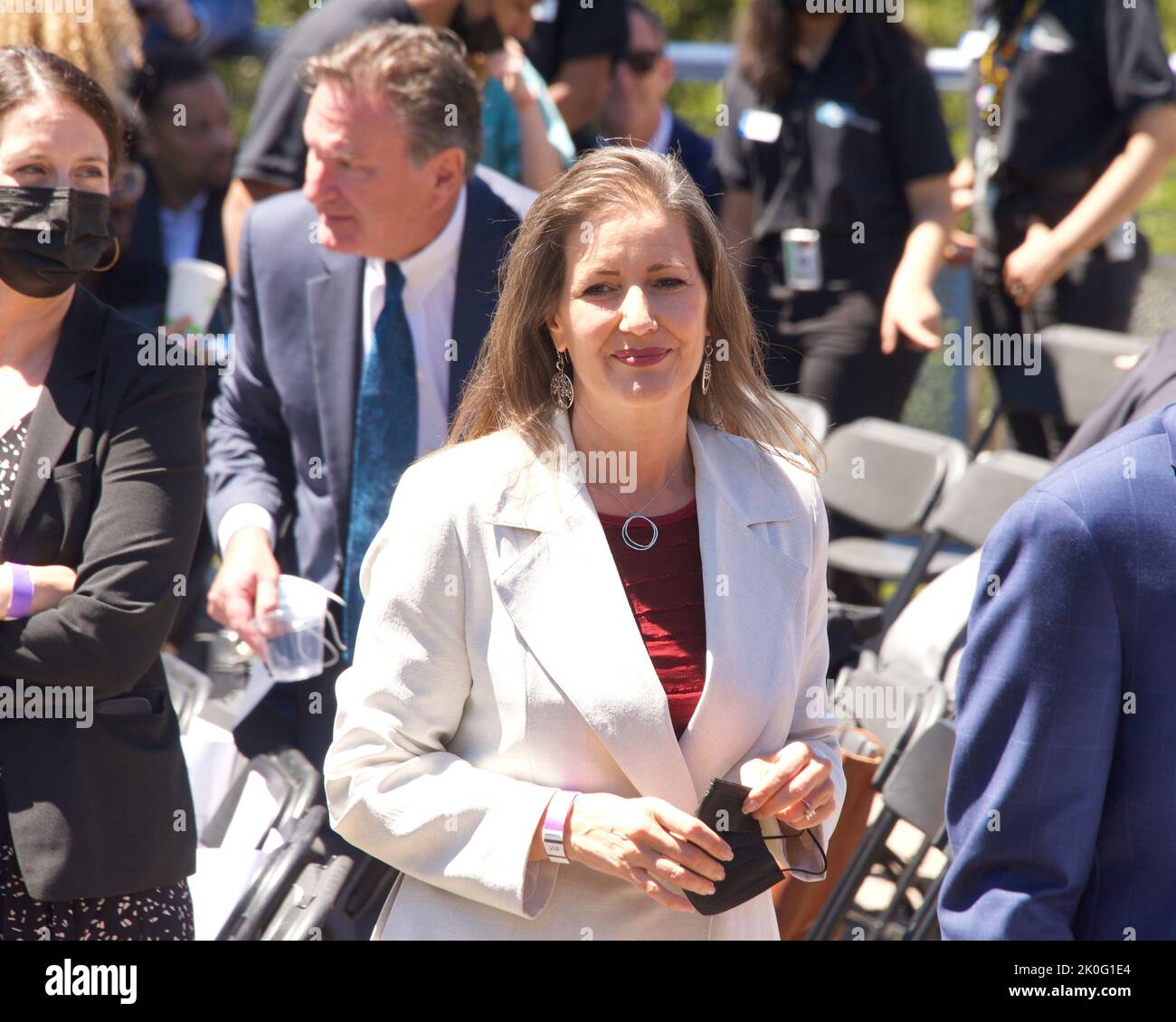 Oakland, CA - 12 août 2022 : le maire d'Oakland, Libby Schaaf, parle au Chabot Space and Science Centre, où le vice-président Kamala Harris parlera de Cal Banque D'Images