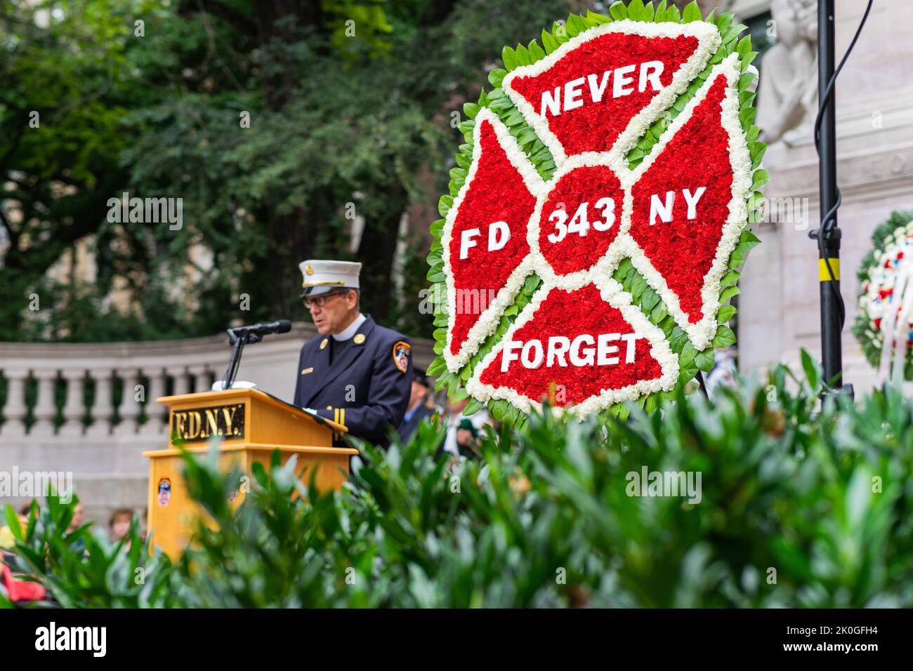 New York, États-Unis. 11th septembre 2022. Les membres du bataillon 18th ont accueilli leur service commémoratif annuel au monument des pompiers sur la promenade Riverside à New York, NY 11 septembre 2022. (Photo de Steve Sanchez/Sipa USA). Credit: SIPA USA/Alay Live News Banque D'Images