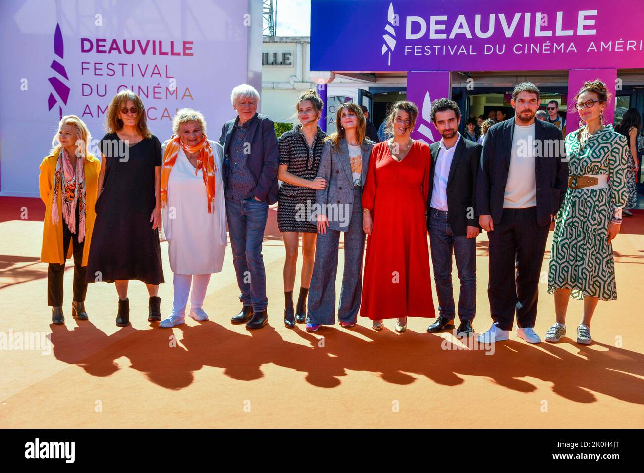 Philippe Duclos, Rebecca Marder, Judith Chemla, Noemie Lvovsky, Paolo Mattei, Damien Bonnard et Armelle assistent à la première « la Grande magie » lors du Festival américain du film de Deauville sur 10 septembre 2022 48th à Deauville, France. Photo de Shootpix/ABACAPRESS.COM Banque D'Images