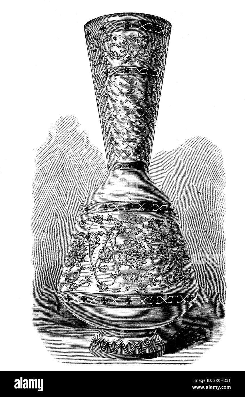 Dekorative kunstgegenstände, ausgestellt im South-kensington Museum, Londres, 1896, vase aus emailliertem Milchglas, Russland / objets d'art décoratifs exposés au South-kensington Museum, londres, 1896, vase en verre laiteux émaillé, russie, Origisch, restauration numérique Reprodukeiner einer Originalvortion aus Historialdem 19. Jahrhundert, genaues Originaldatum nicht bekannt / historique, numérique reproduction améliorée d'un original du 19th siècle Banque D'Images