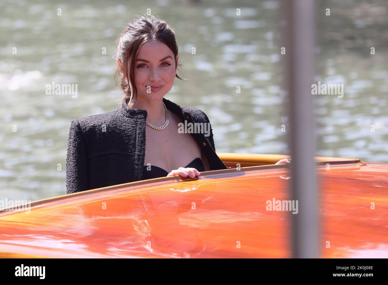 VENISE, ITALIE - SEPTEMBRE 08 : Ana de Armas est vue lors du Festival International du film de Venise 79th sur 08 septembre 2022 à Venise, Italie. (Photo Banque D'Images