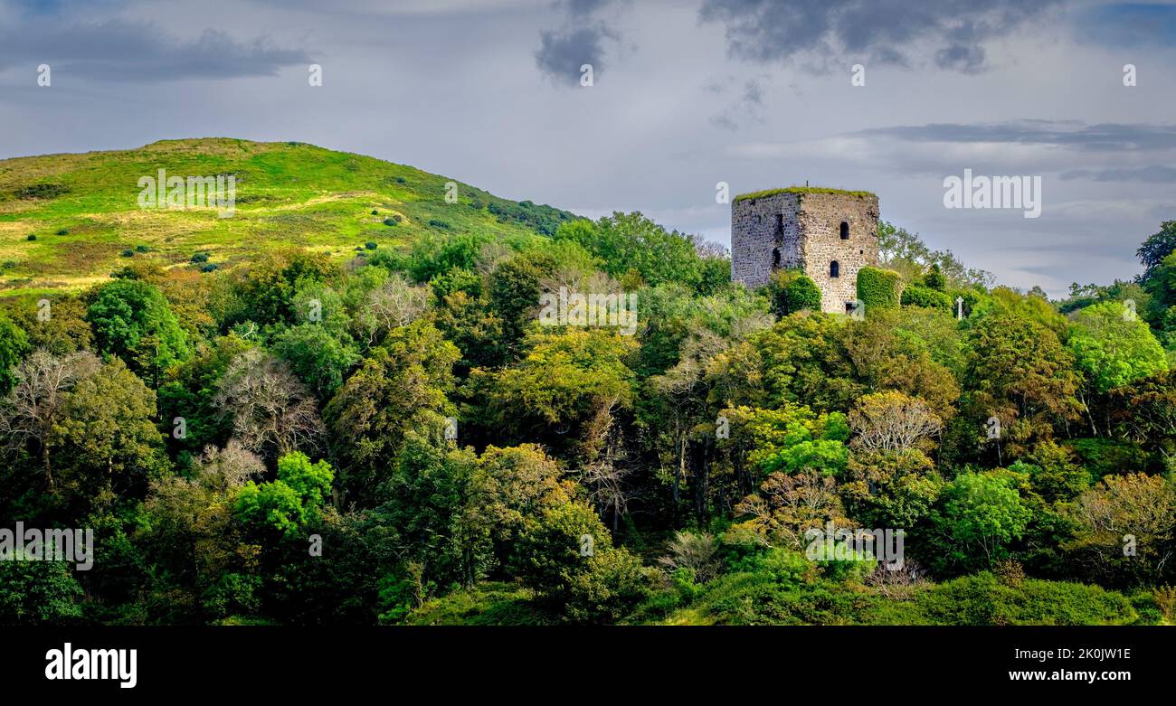 Les ruines du château de Dunollie surplombant la baie d'Oban, en Écosse Banque D'Images