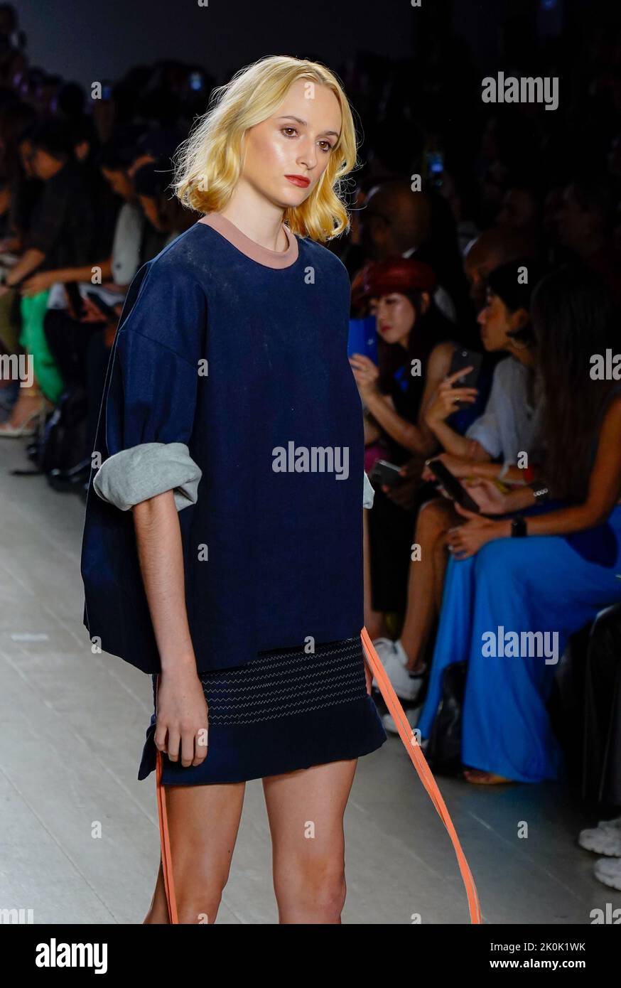 09/11/2022, New York, New York modèle sur la piste Lunalee Spring 2023 collection, tenue pendant le Global Fashion collective NYFW les spectacles au 608 Fifth Avenue à New York, dimanche, 11 septembre 2022. (Photo de Jennifer Graylock/Sipa USA) Banque D'Images