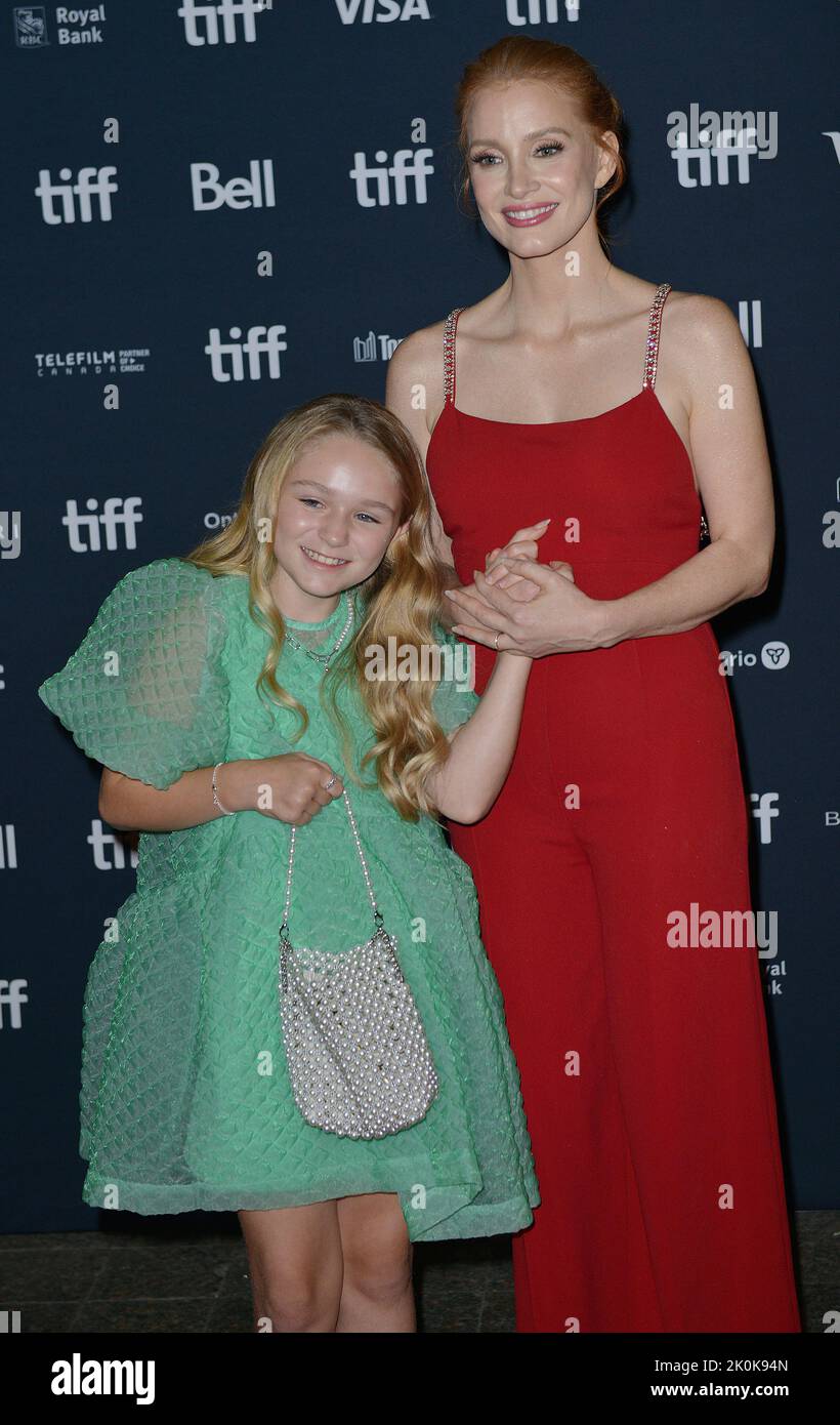 Toronto, Canada. 11th septembre 2022. Jessica Chastain (L) et Alex West Lefler assistent à la première de « The Good Nurse » au Princess of Wales Theatre pendant le Festival international du film de Toronto, à Toronto, au Canada, sur 11 septembre 2022. Photo de Chris Chew/UPI crédit: UPI/Alay Live News Banque D'Images