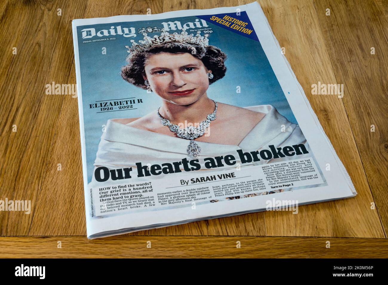 9 septembre 2022. La première page du courrier quotidien après le décès de la reine la veille. Banque D'Images