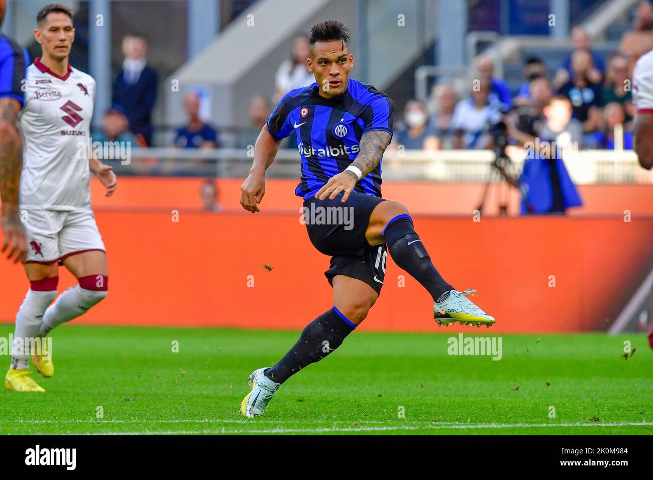 Milan, Italie. 10th, septembre 2022. Lautaro Martinez (10) d'Inter vu pendant la série Un match entre Inter et Turin à Giuseppe Meazza à Milan. (Crédit photo: Gonzales photo - Tommaso Fimiano). Banque D'Images