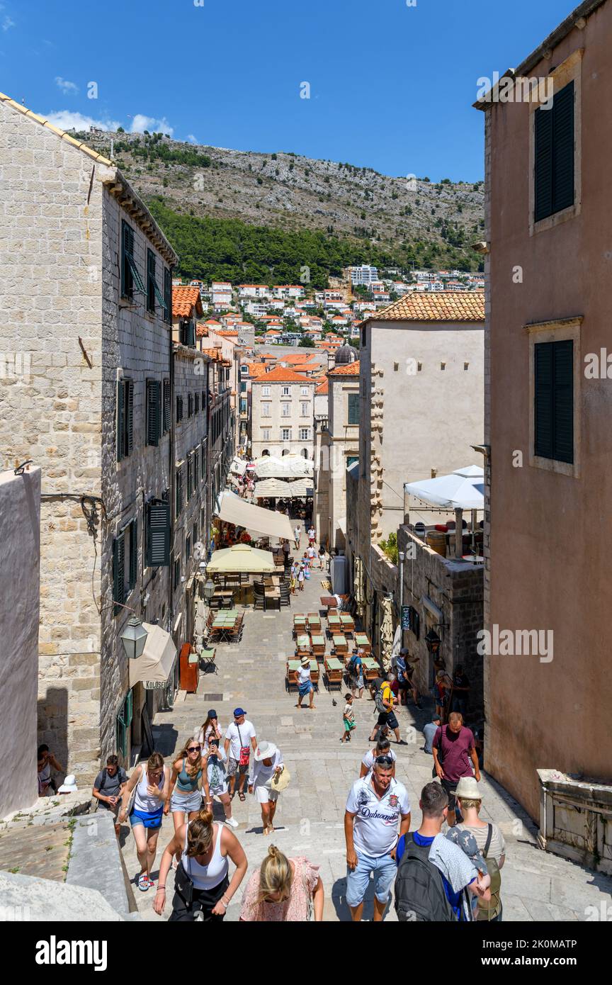 Vue sur les escaliers sur Ulica uz Jezuite, Dubrovnik, Croatie Vieille ville, Dubrovnik, Croatie Banque D'Images