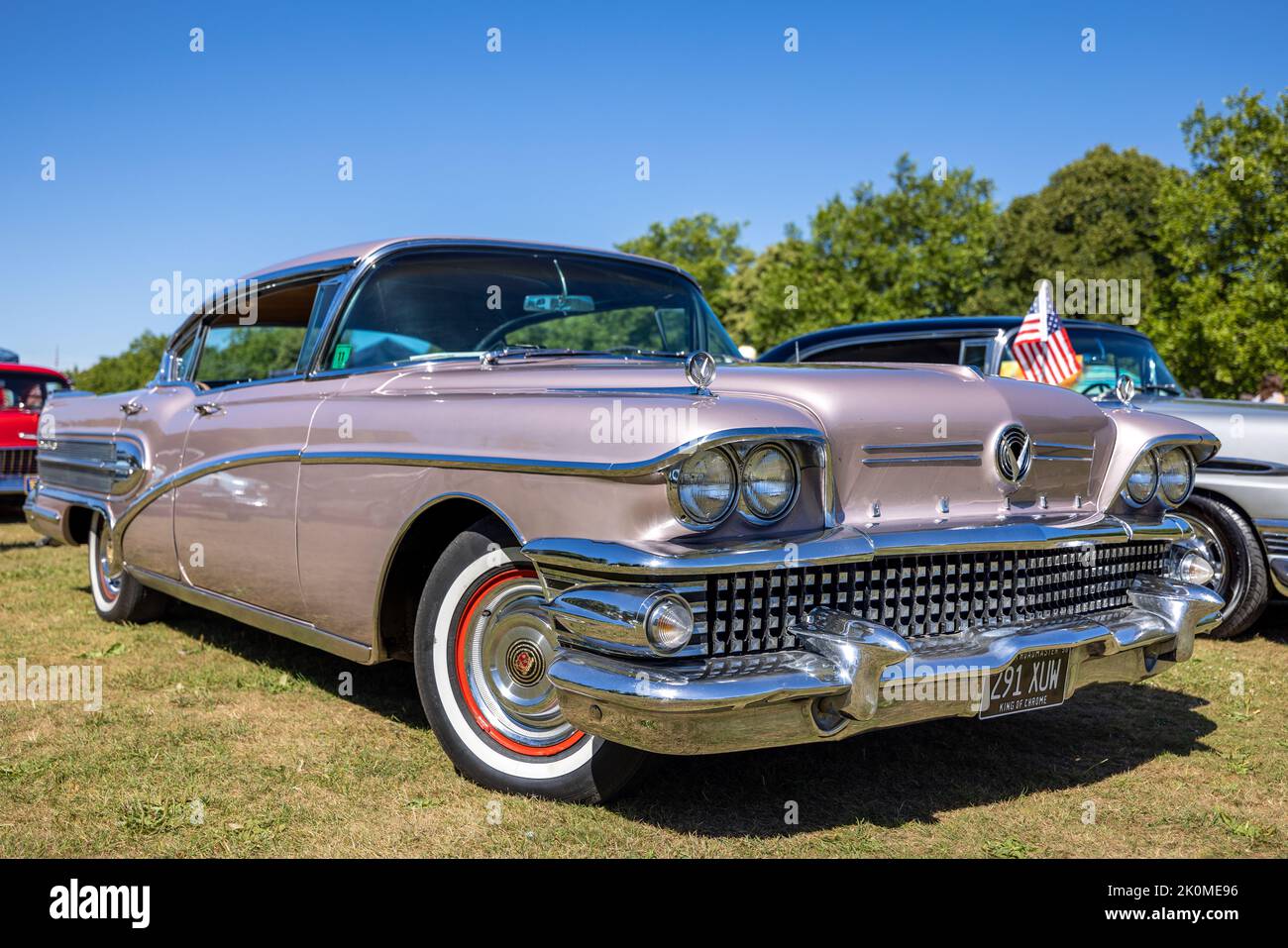 Roadmaster 1958 de Buick berline Riviera 75 ‘291 XUW’ exposée au American Auto Club Rally of the Giants, tenu au Palais de Blenheim le 10 juillet 2022 Banque D'Images