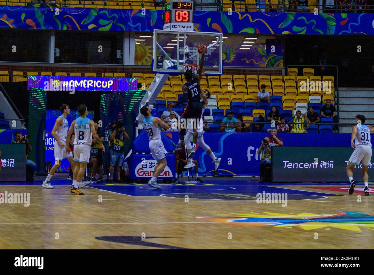 RECIFE, PE - 10.09.2022: ARGENTINE X ESTADOS UNIDOS - jeu entre l'Argentine X Etats-Unis, valable pour la demi-finale des Copa América de Basketball, FIBA Americup Brazil 2022, qui s'est tenue au Ginásio Geraldo Magalhães, connu sous le nom de Ginásio Geraldão, à Recife (PE), Brésil, ce samedi (10). (Photo: Marcelino Luis/Fotoarena/Sipa USA) Banque D'Images