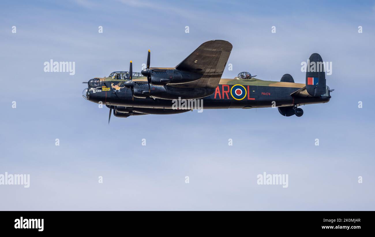 Vol commémoratif de la bataille de Grande-Bretagne Avro Lancaster ‘PA474’ aéroporté au Royal International Air Tattoo 2022 Banque D'Images