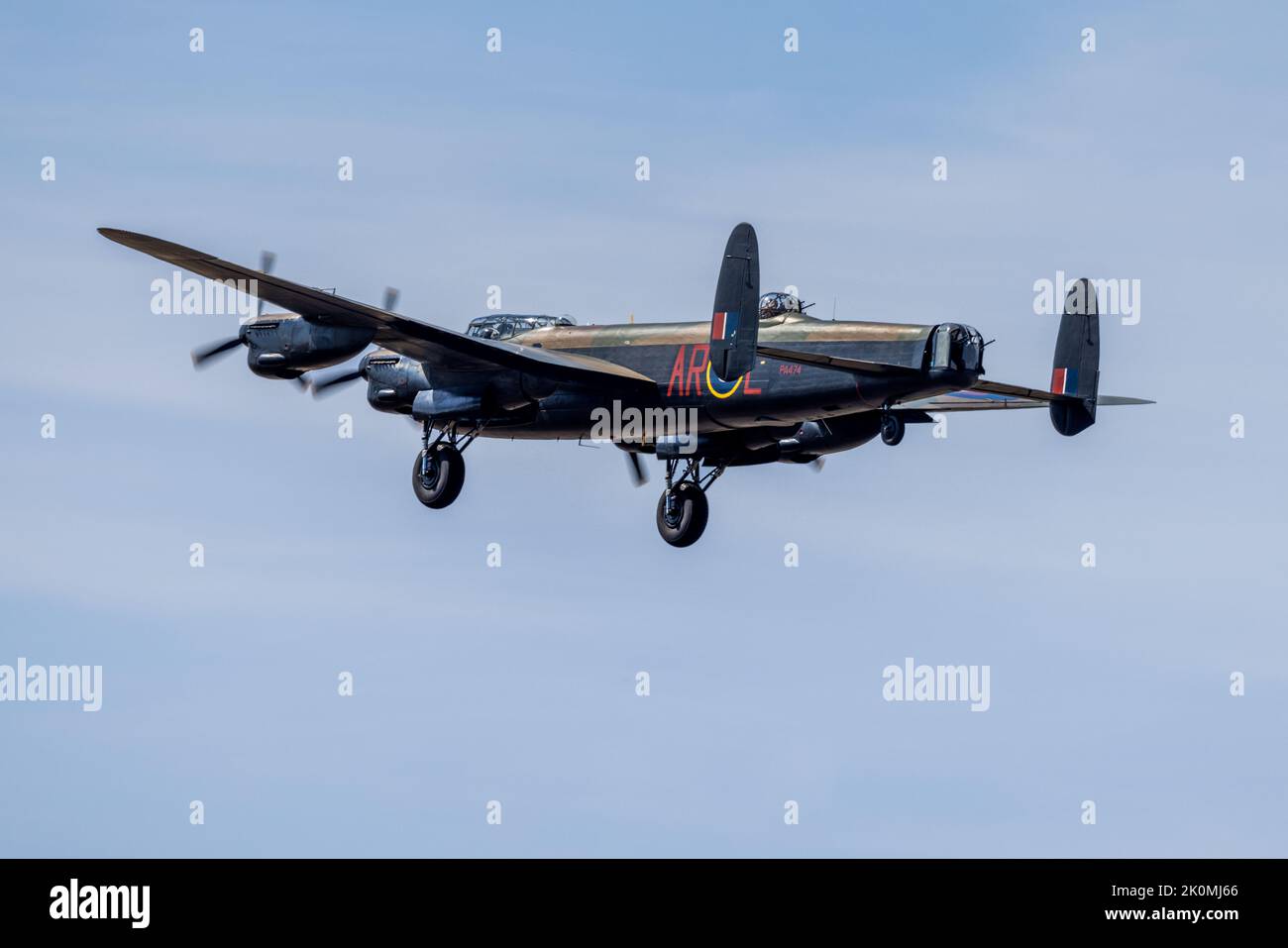Vol commémoratif de la bataille de Grande-Bretagne Avro Lancaster ‘PA474’ aéroporté au Royal International Air Tattoo 2022 Banque D'Images