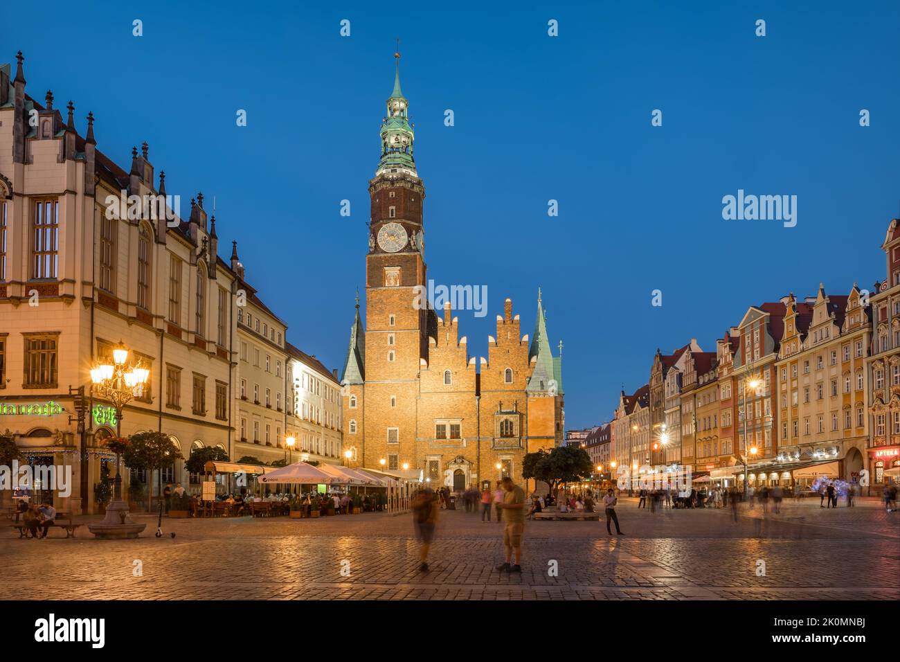Place du marché de Wroclaw la nuit en Pologne Banque D'Images
