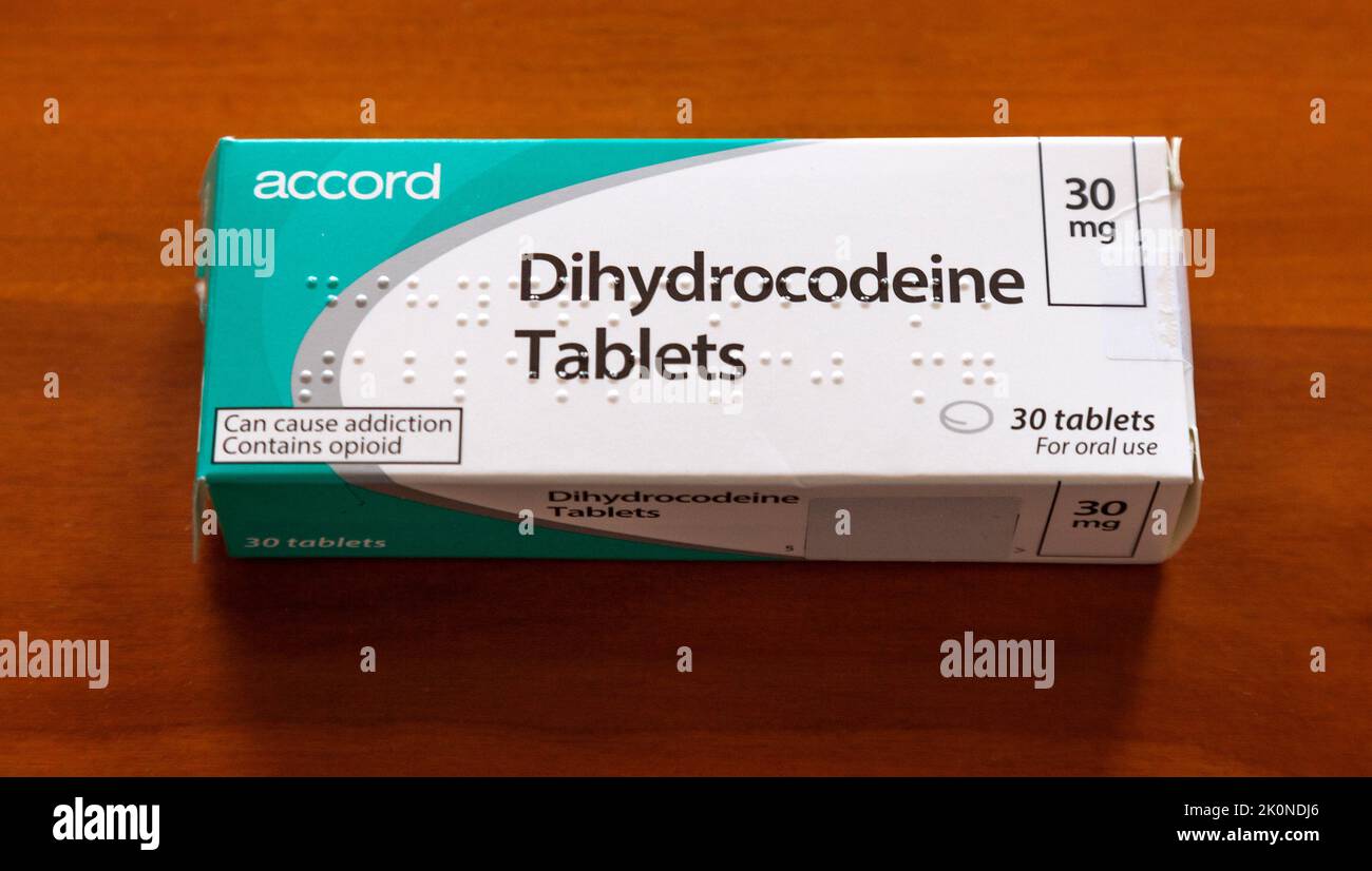 Une photo de stock de comprimés de dihydrocodéine, un analgésique opiacé qui est utilisé pour soulager la douleur modérée à intense. NB, il s'agit d'une photo de stock. Banque D'Images