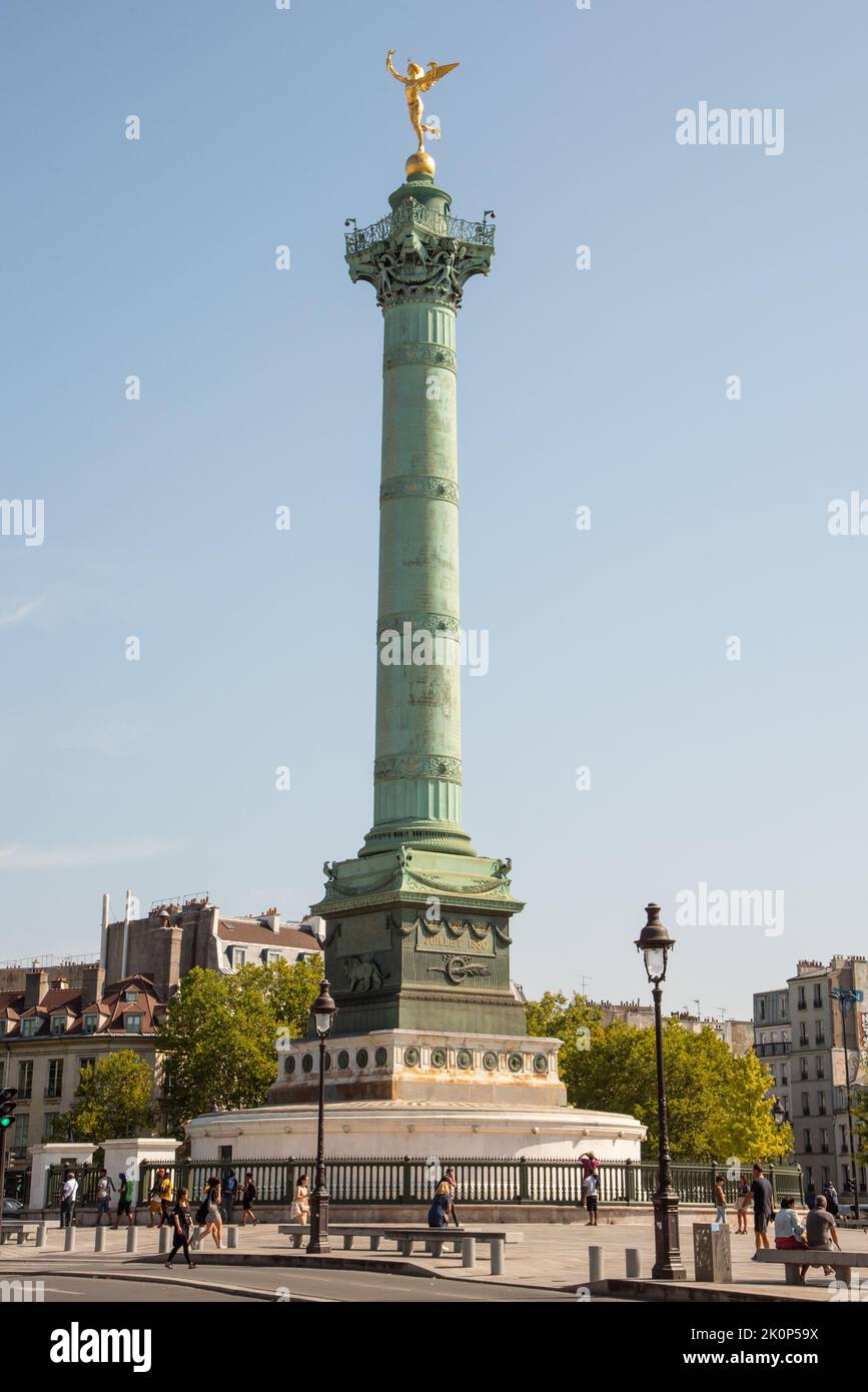 Paris, France . Août 2022. Place de la Bastille avec le monument colonne de Juillet. Photo de haute qualité Banque D'Images