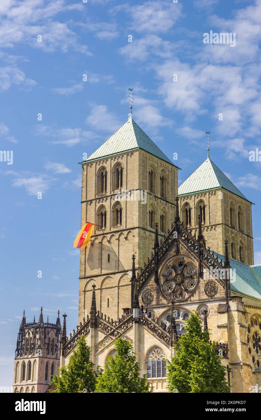 Tours des églises Dom et Liebfrauenkirche à Munster, Allemagne Banque D'Images