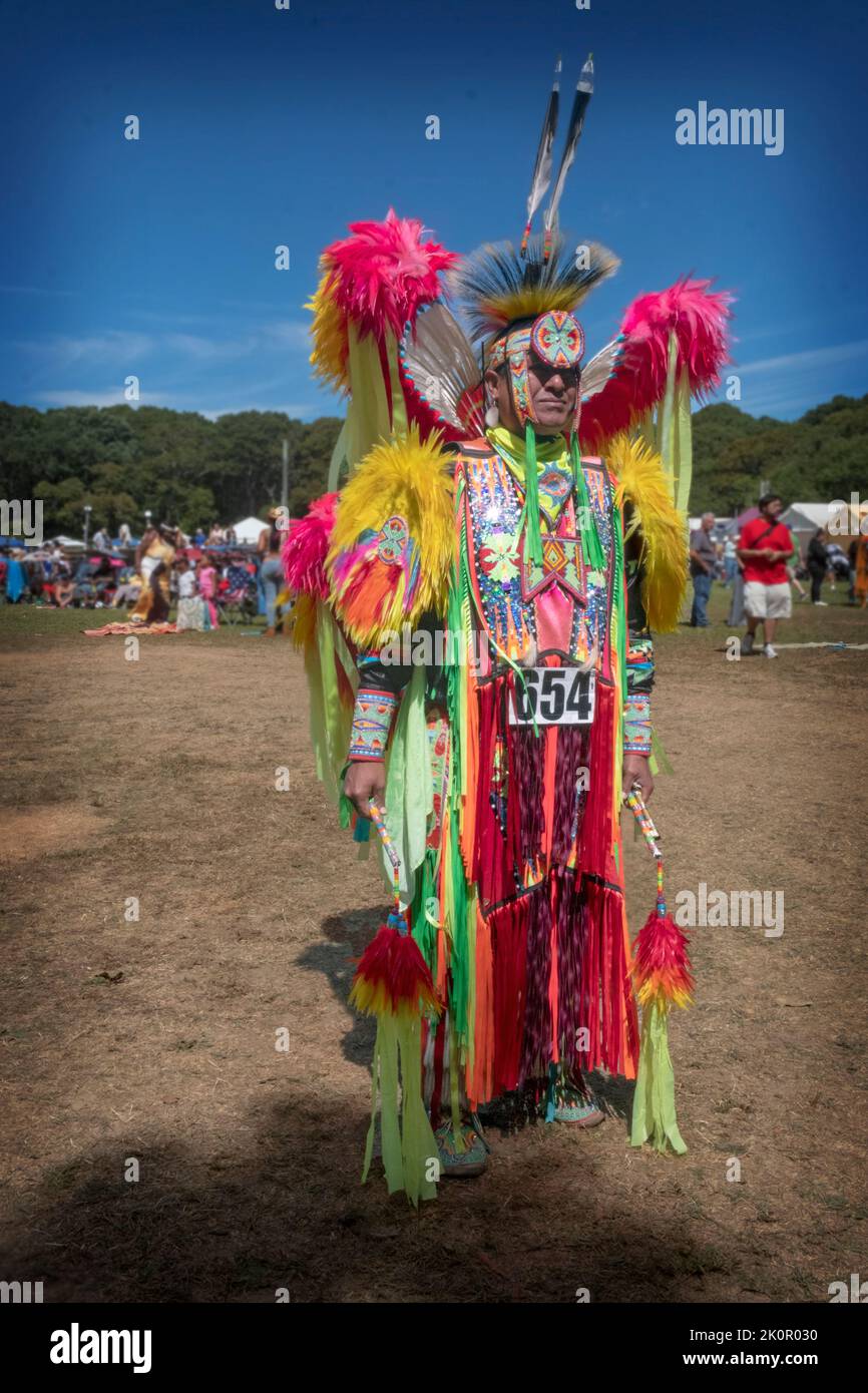 Portrait d'un autochtone américain de la Nation sac et Fox au Shinnecock Powwow de 2022 à Southampton, long Island, New York. Banque D'Images