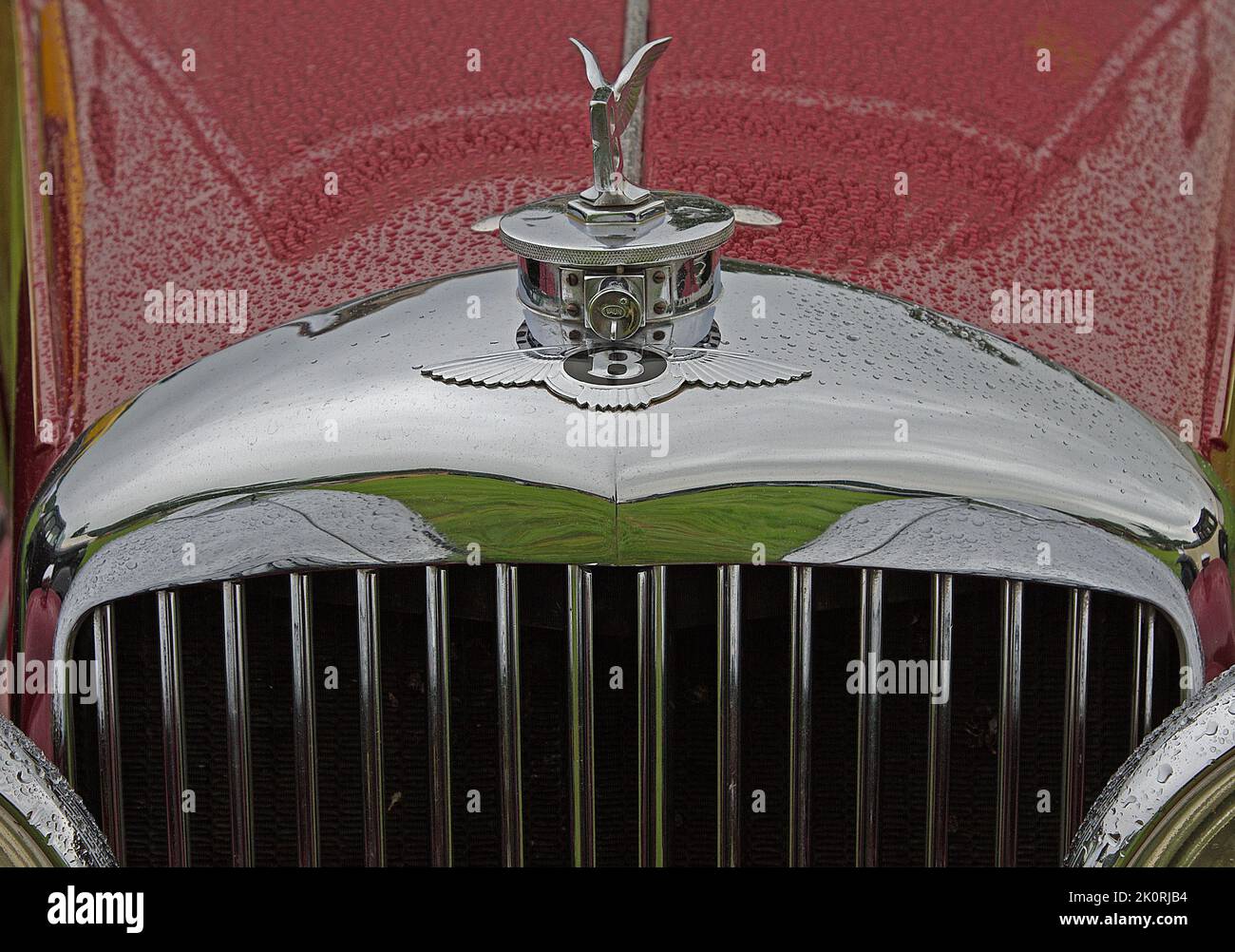 Capot, radiateur, badge et mascotte Bentley d'époque Banque D'Images