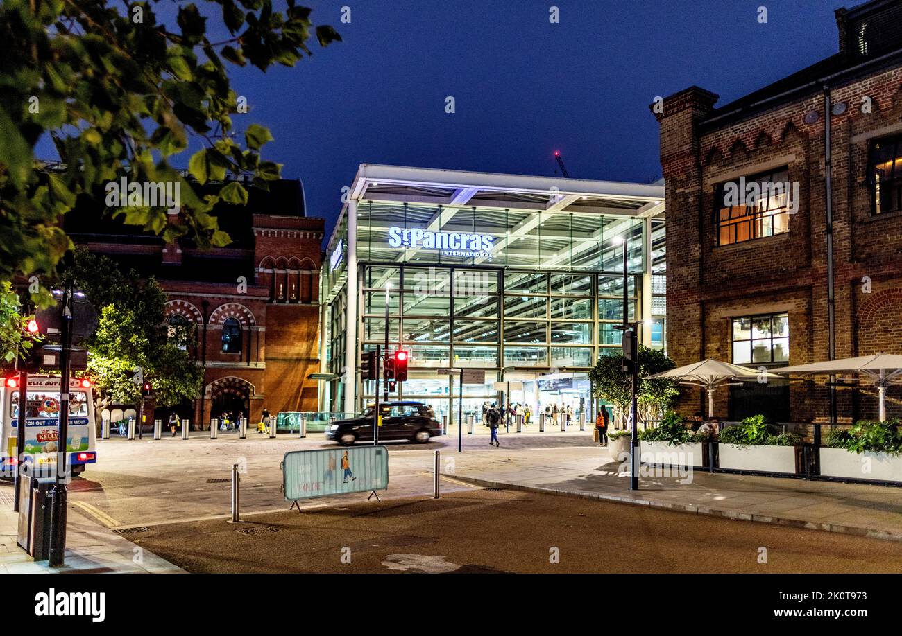 Gare de St Pancras la nuit de Londres Banque D'Images
