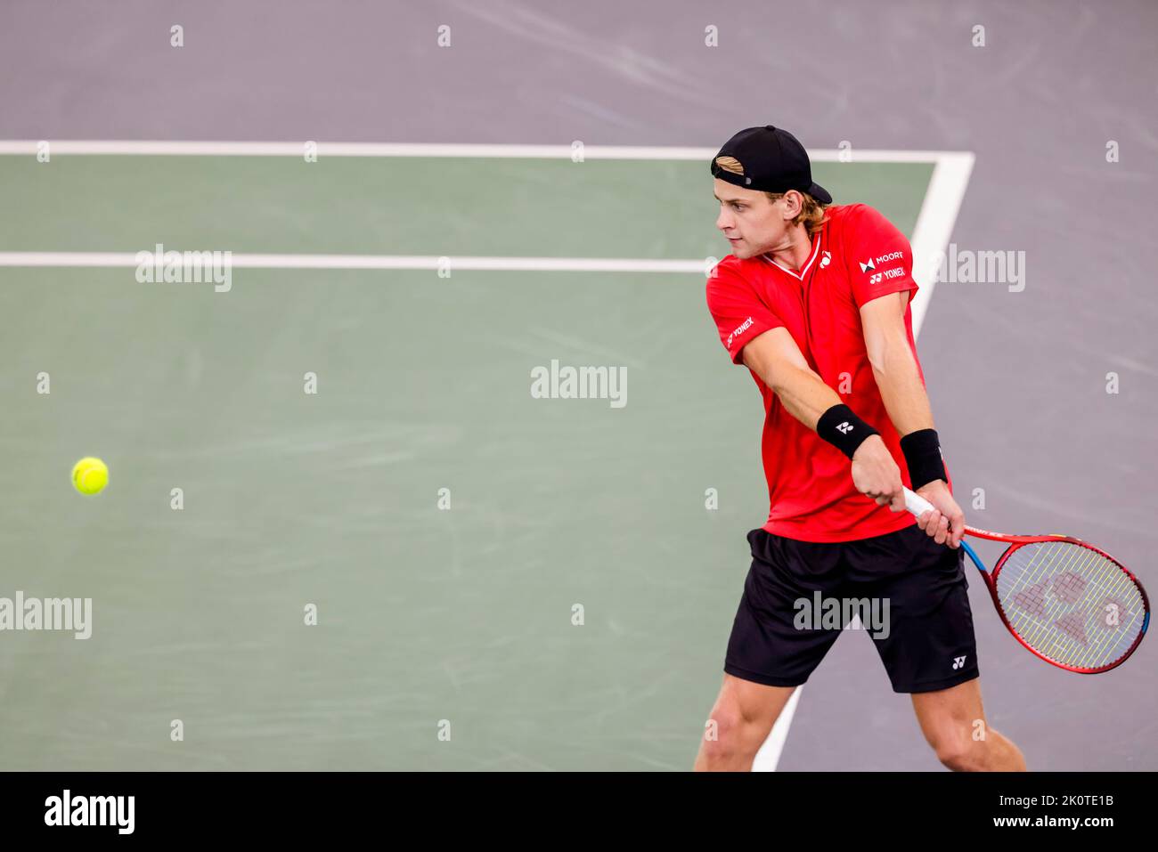 Hambourg, Allemagne, 13th septembre 2022. Le Zizou Bergs belge est en action lors du match de groupe entre la Belgique et l'Australie lors de la finale de la coupe Davis 2022 à Hambourg, en Allemagne. Crédit photo: Frank Molter/Alamy Live News Banque D'Images