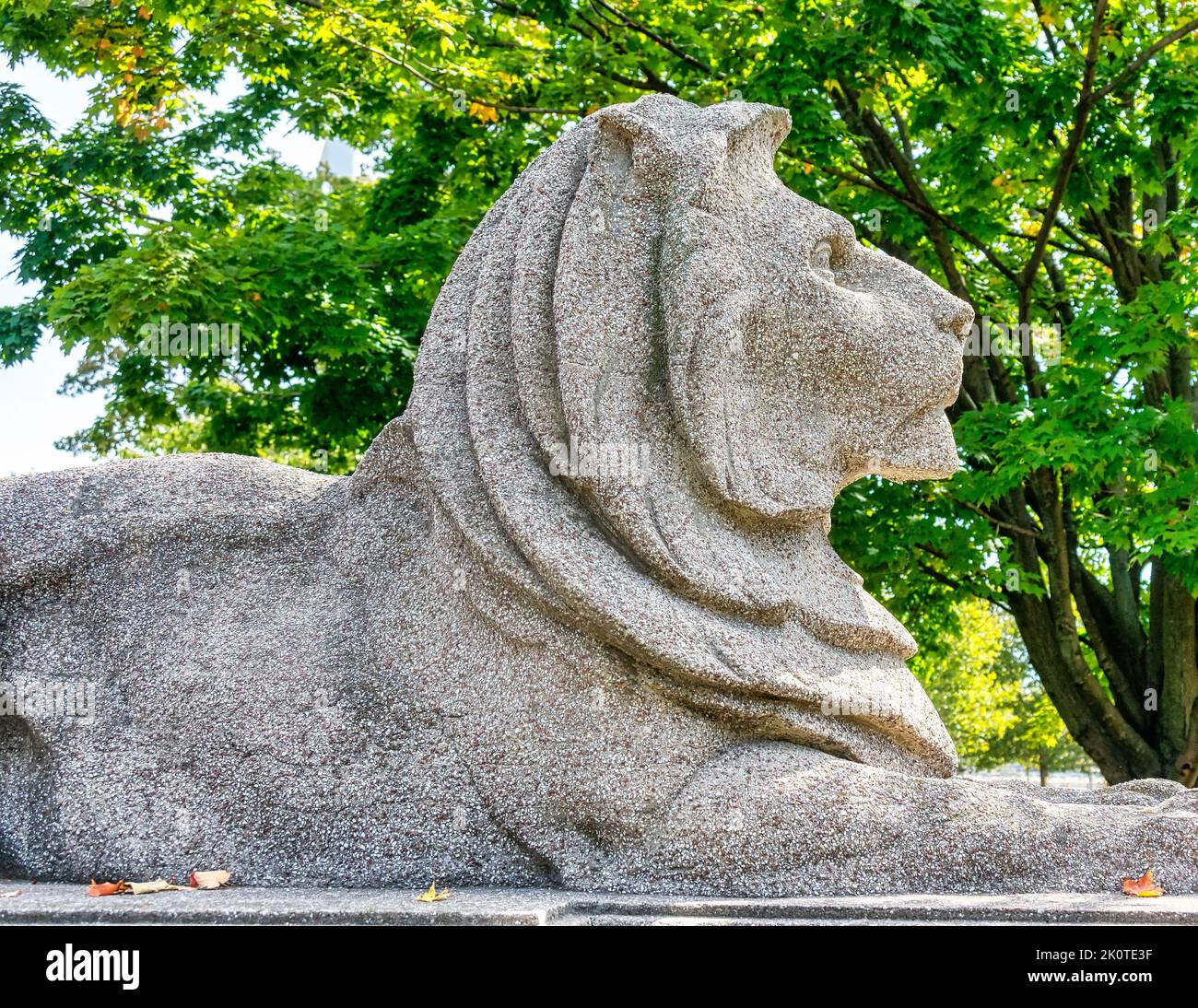 Sculpture de lion de pierre ornant l'extérieur de l'édifice du gouvernement de l'Ontario au lieu d'exposition Banque D'Images